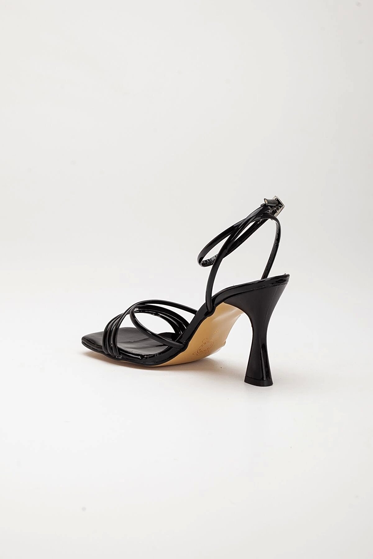 Lulo Kadın Şık Tarz Ince Bi̇yeli̇ Gece Ayakkabısı  Rugan