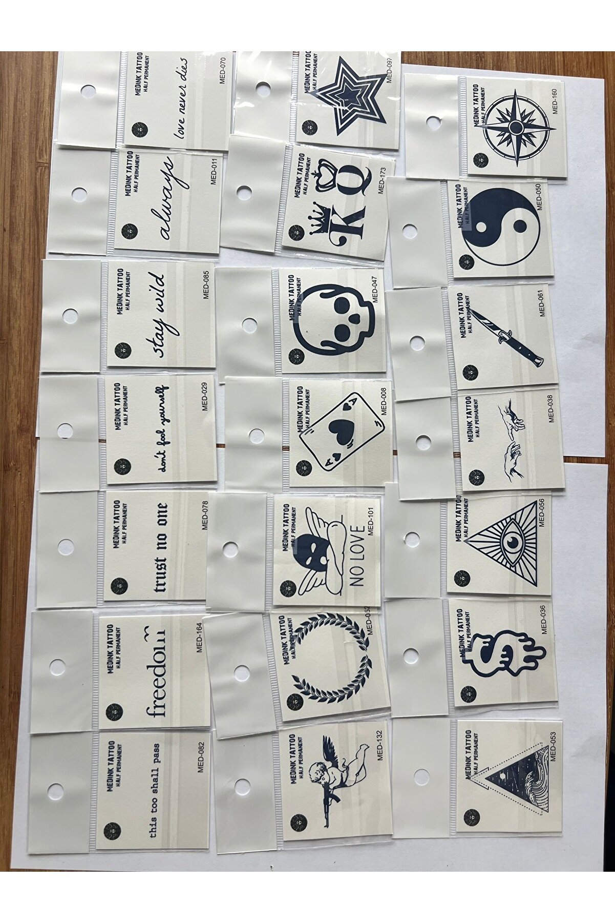 Ai̇rbrush Tattoo Toptan 50 Adet Mi̇ni̇mal 1 Ay Kalıcı Geçi̇ci̇ Dövme Paketi̇ 5 Cm