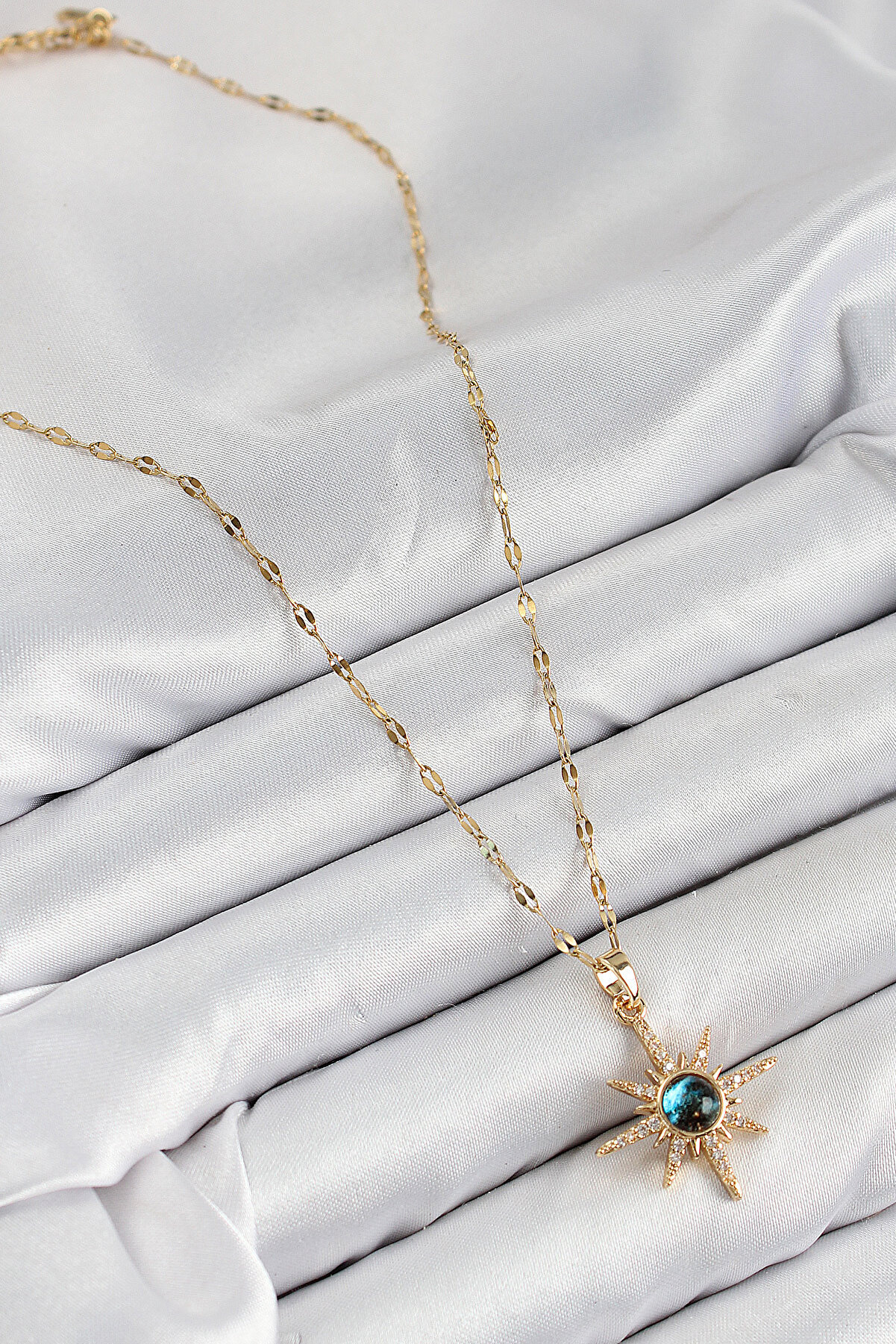 316L Çeli̇k Zi̇rkon Taşlı Kutup Yıldızı Model Gold Renk Kadın Ke