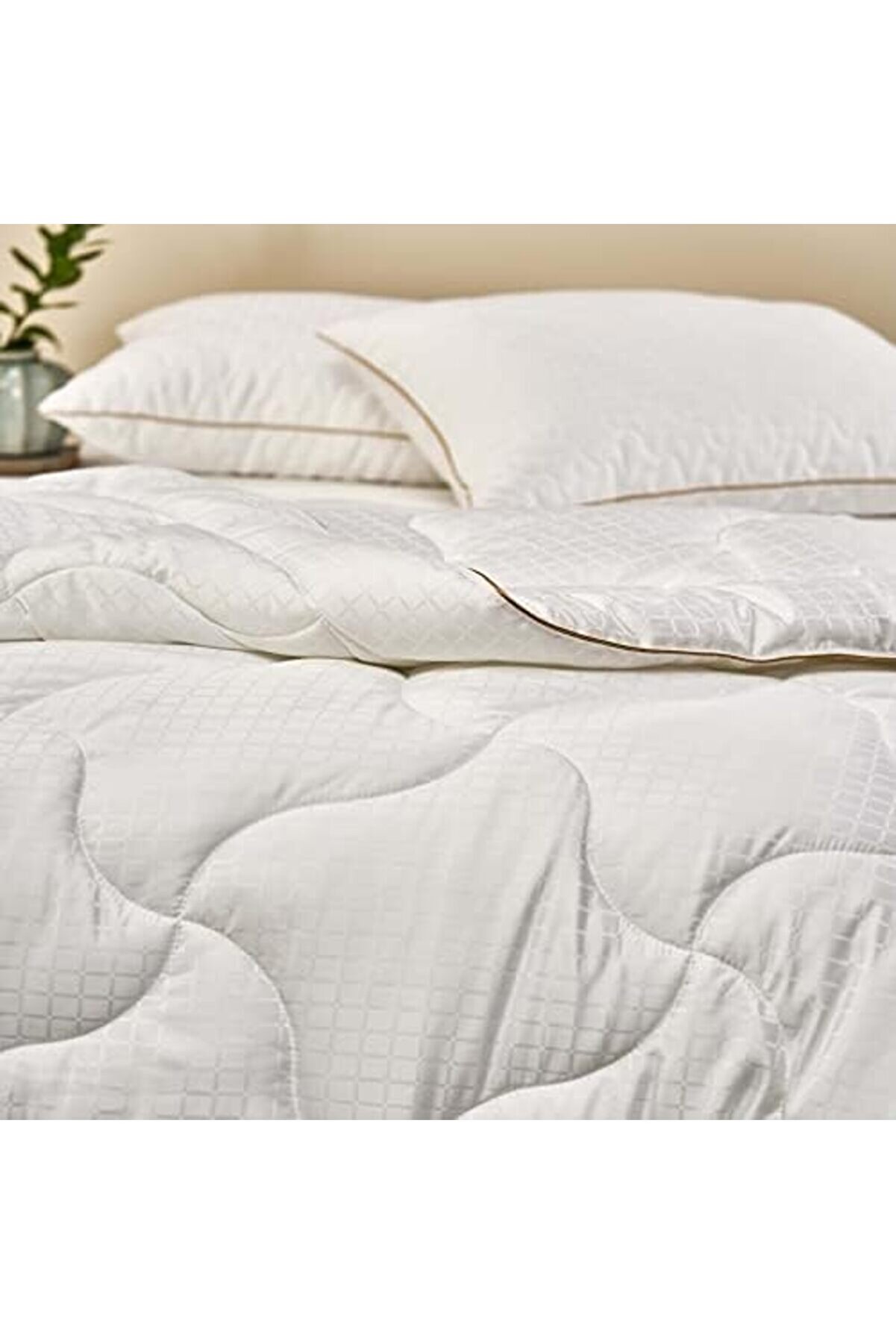 Snshop Elegance Düz Dış Kumaş%100 Pamuk, İç Dolgu Mi̇krojel Yorgan, Beyaz, Çi̇ft Ki̇şi̇li̇k 46