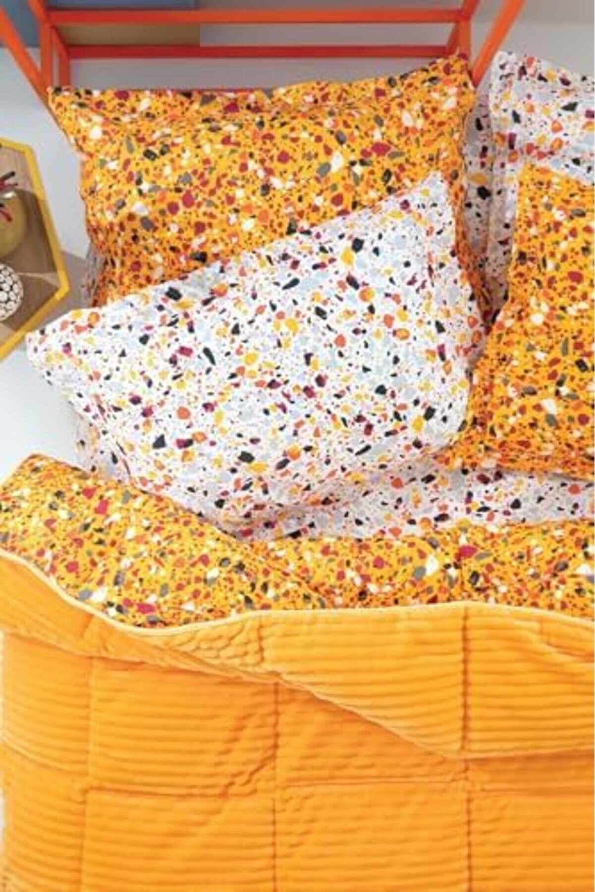 Terazzo Çi̇ft Ki̇şi̇li̇k Uyku Seti̇ Sarı