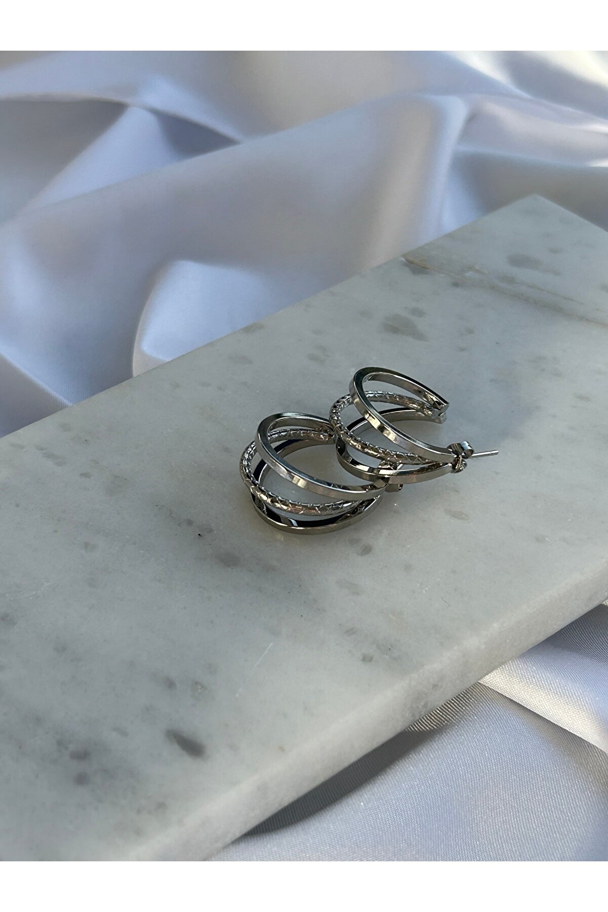 Ateli̇er Emi̇ne Gümüş Üçlü Görünüm Halka Küpe