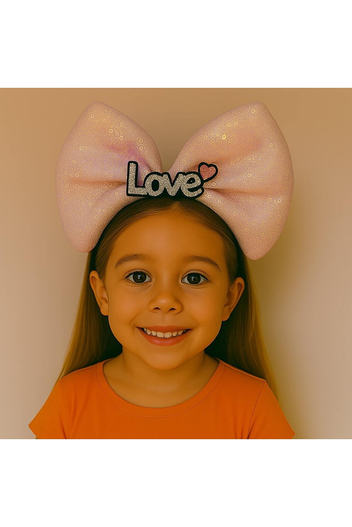 Go İthalat Led Işıklı Love Yazılı Pembe Fi̇yonk Ta&ccedil; - Kız &Ccedil;ocuk Parti̇ Tacı (5258)