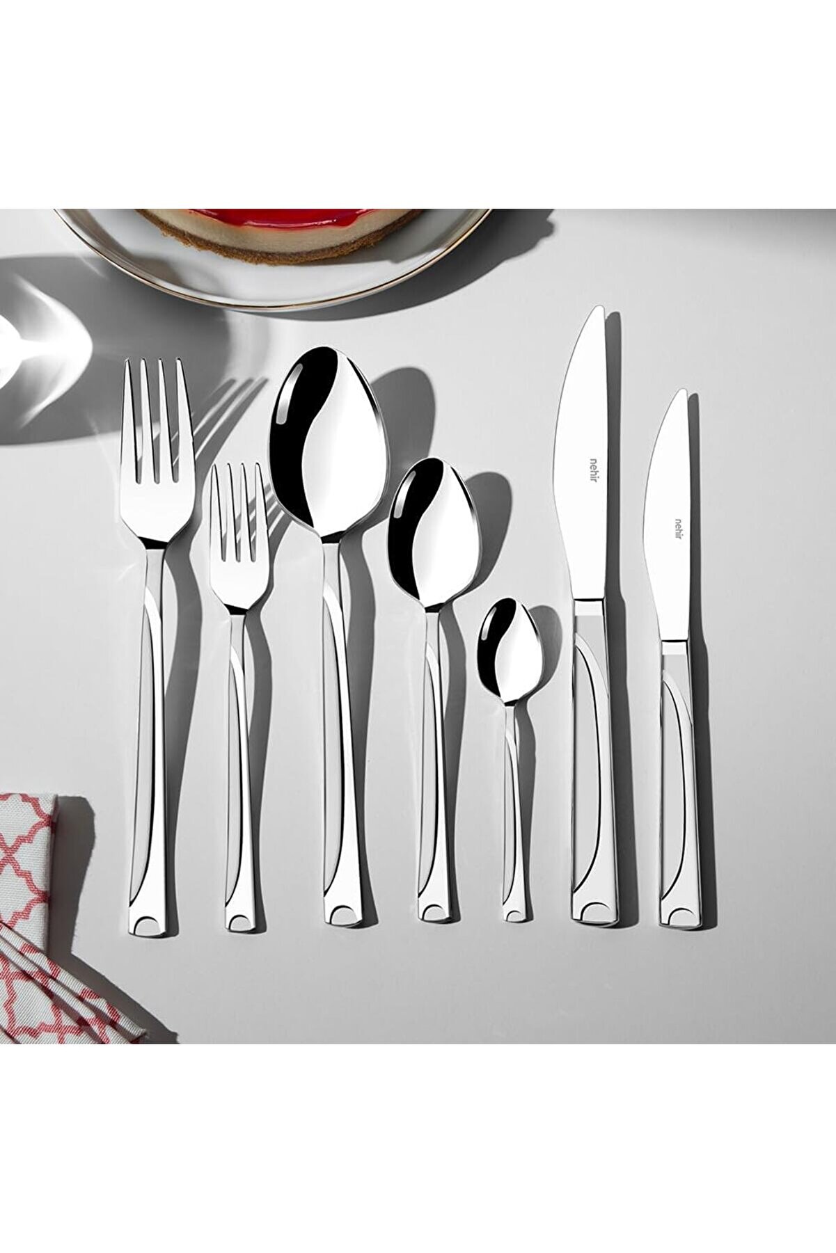 STOREMAX lvnshop Fiesta 12 Kişilik 84 Parça Deri Kutulu Çatal Kaşık Bıçak Takımı 224120