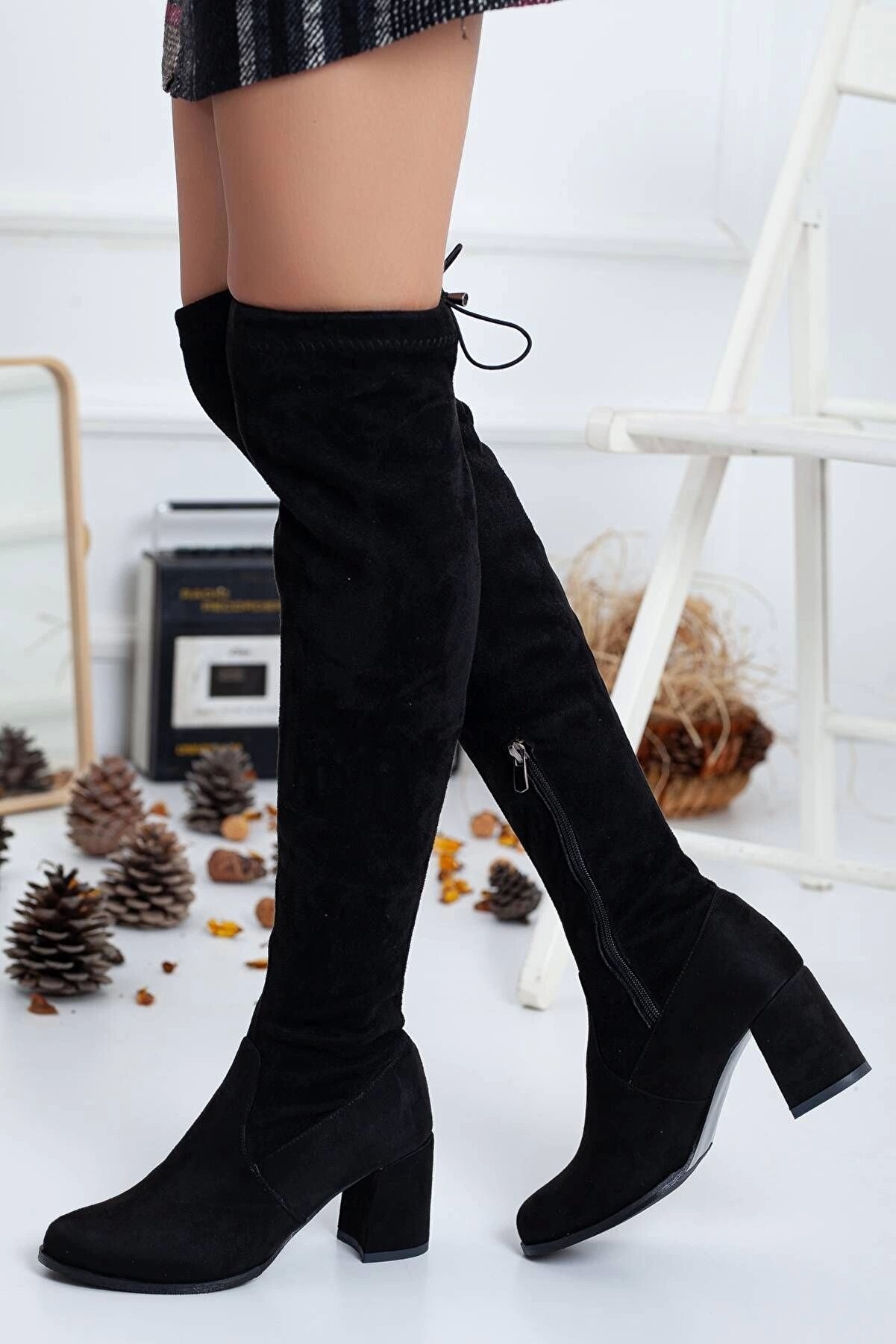 Gult Çorap Çi̇zme, Di̇z Üstü Çi̇zme Si̇yah Süet Topuklu Streç Ve Esnek Çi̇zme.