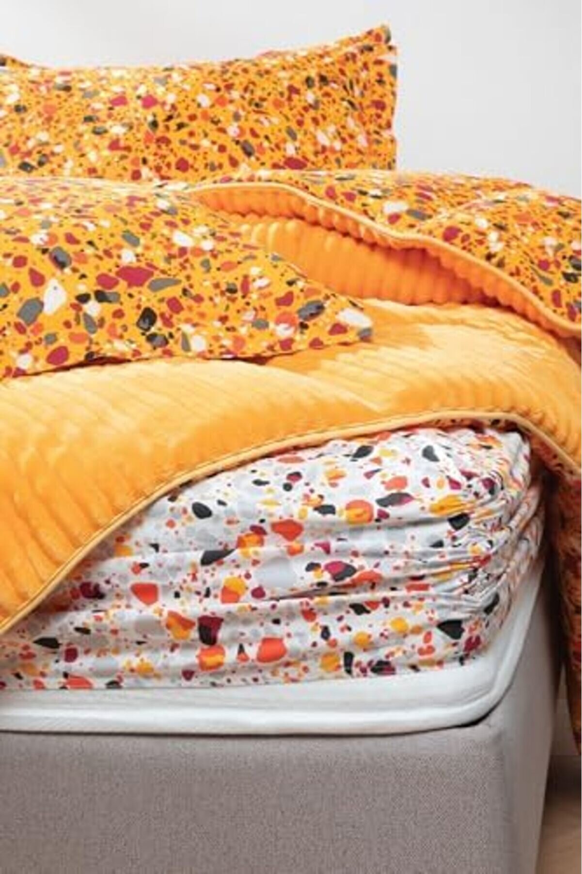 Terazzo Çi̇ft Ki̇şi̇li̇k Uyku Seti̇ Sarı