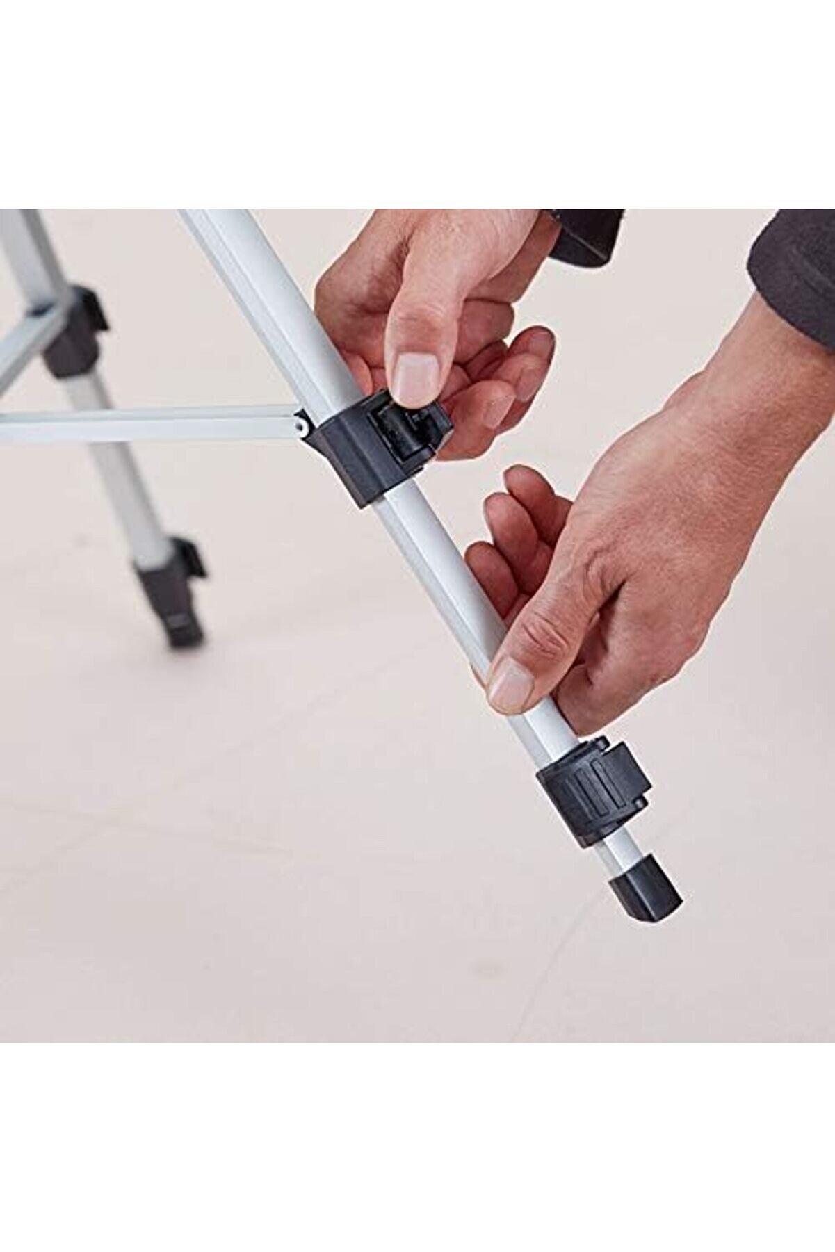 Vegashop Fotostati̇v, Alümi̇nyum, Üç Glei̇tfuesse, Sütun (44 Cm İla 140 Cm, 1/4 İnç Di̇şli̇, Platfo