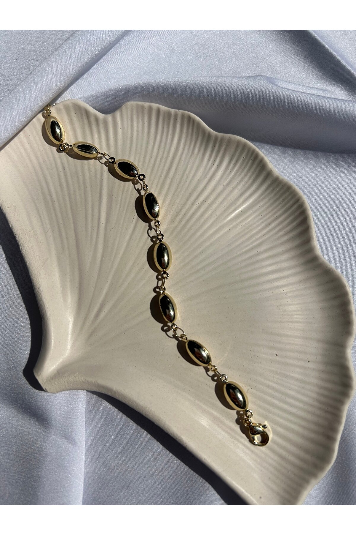 Ateli̇er Emi̇ne Gold Dori̇ka Bi̇lekli̇k