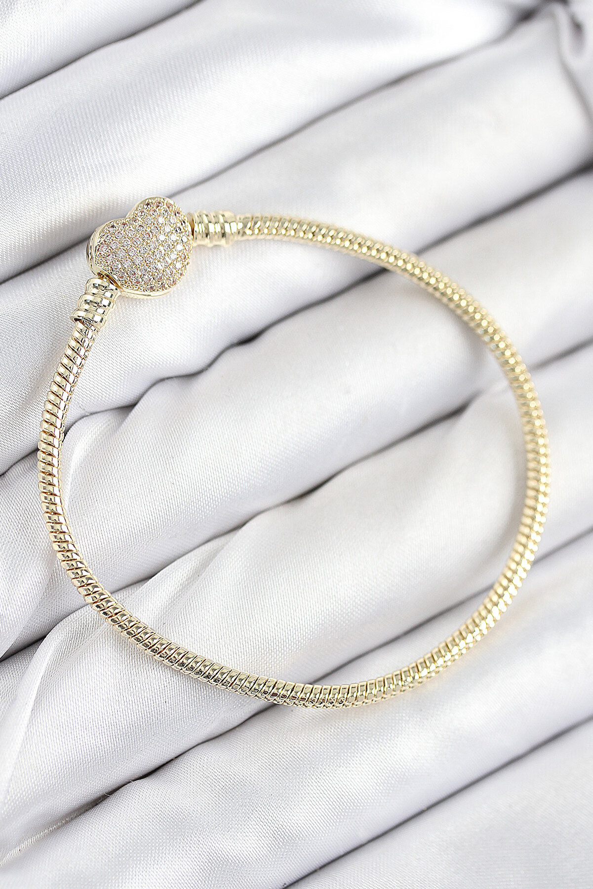 Toptan Bulurum Pirinç Charm Zirkon Taşlı Kalp Model Gold Renk Kadın Bileklik