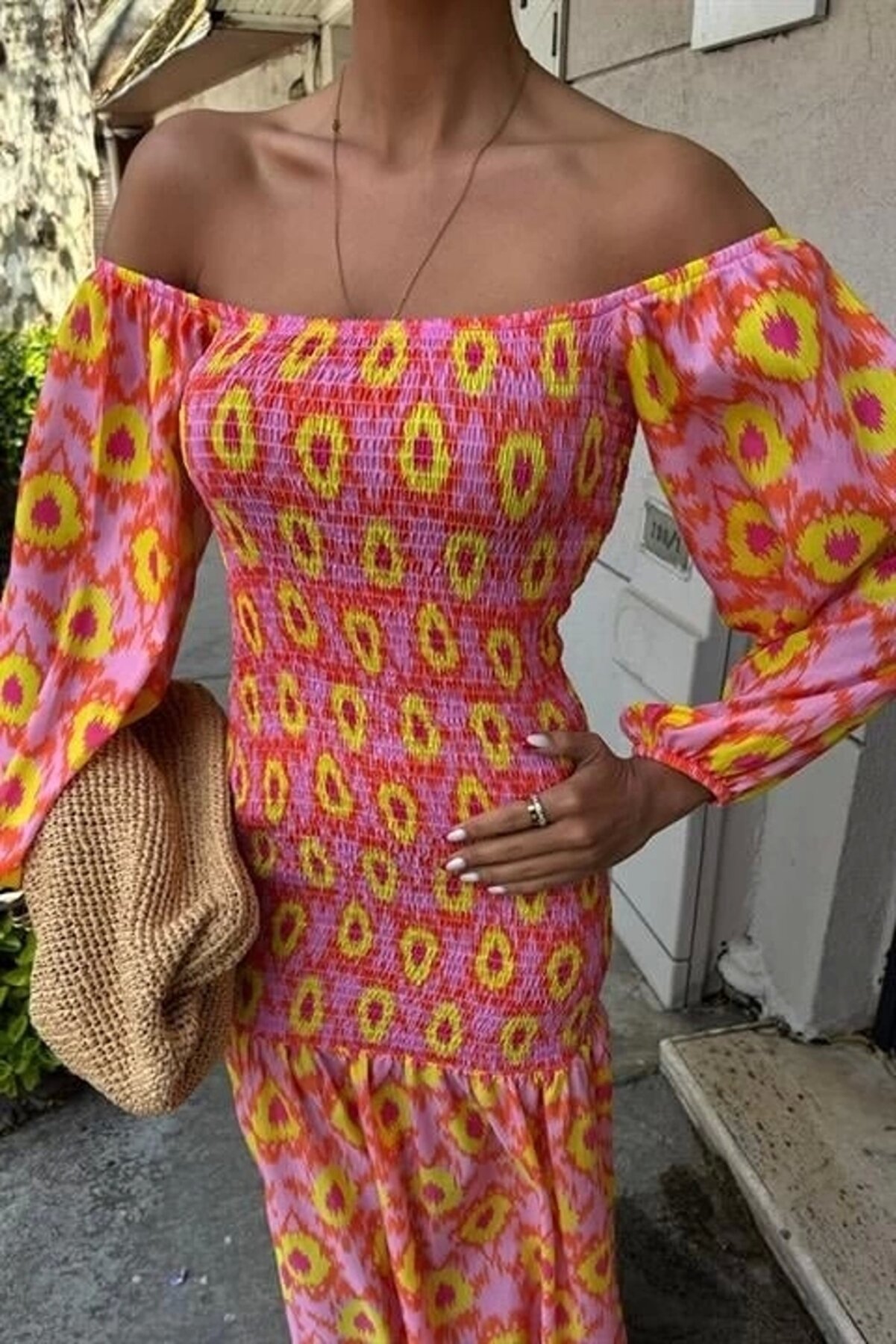 Madonna Yaka Gi̇pe Detaylı Desenli̇ Elbi̇se 2746