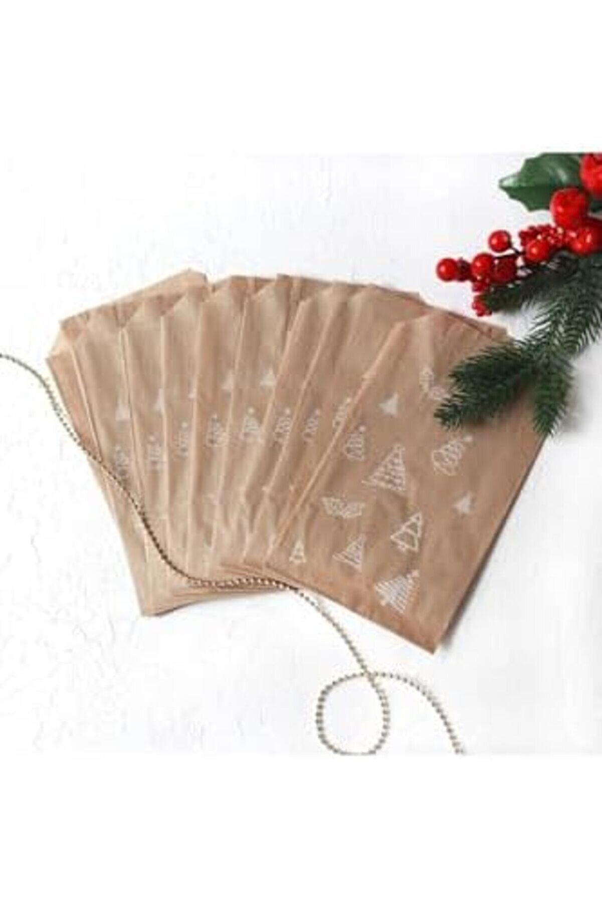 Sersashop 20 Adet Çam Ve Kar Desenli̇ Kese Kağıdı (18X30 Cm) Ve Happy New Year Sti̇ckerdan Oluşan