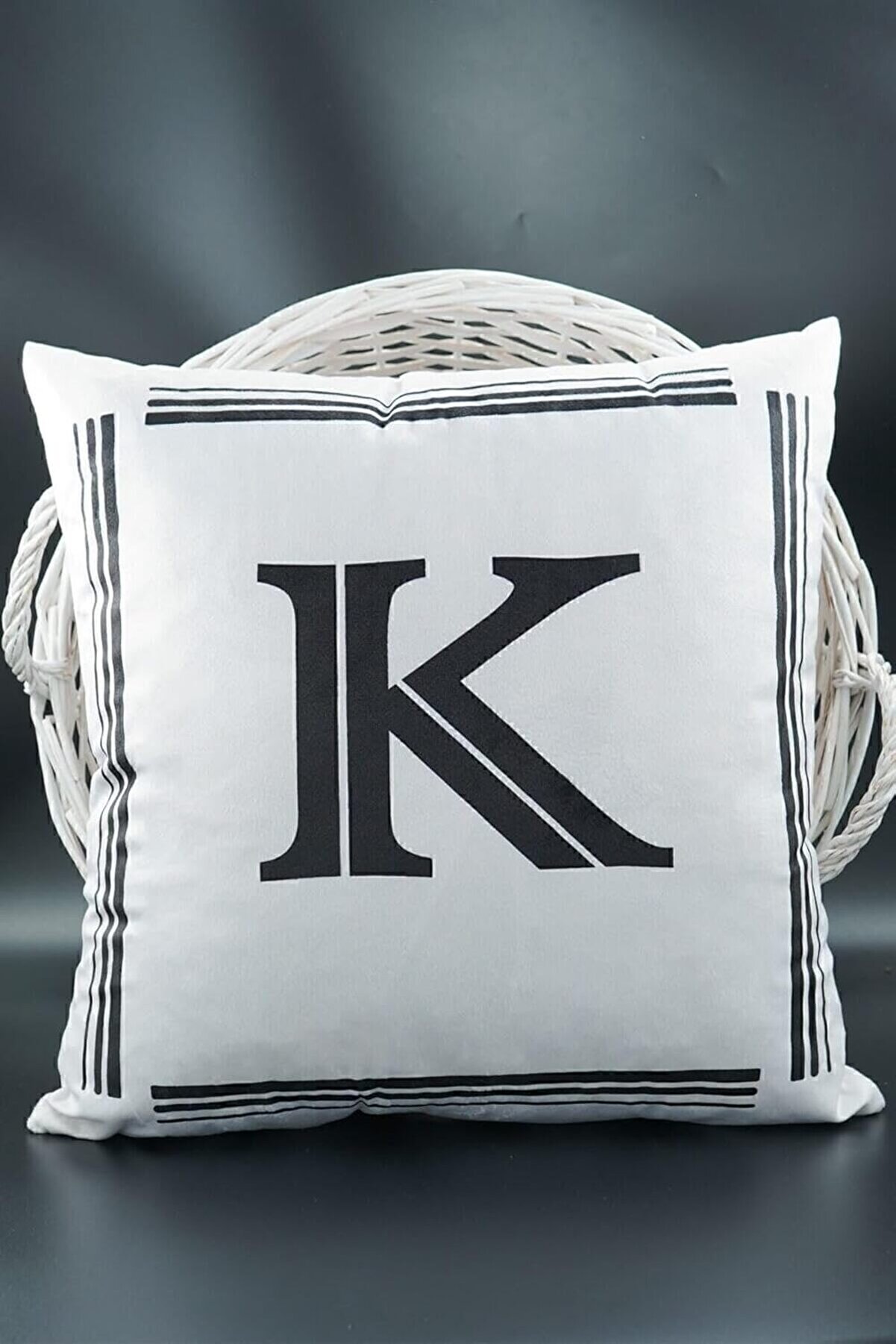 STOREMAX Harfli Kırlent Kılıfı Kadife 43X43 Cm Çift Taraflı K Harfi Kedi Desenli Evlilik Teklifi Doğum Günü