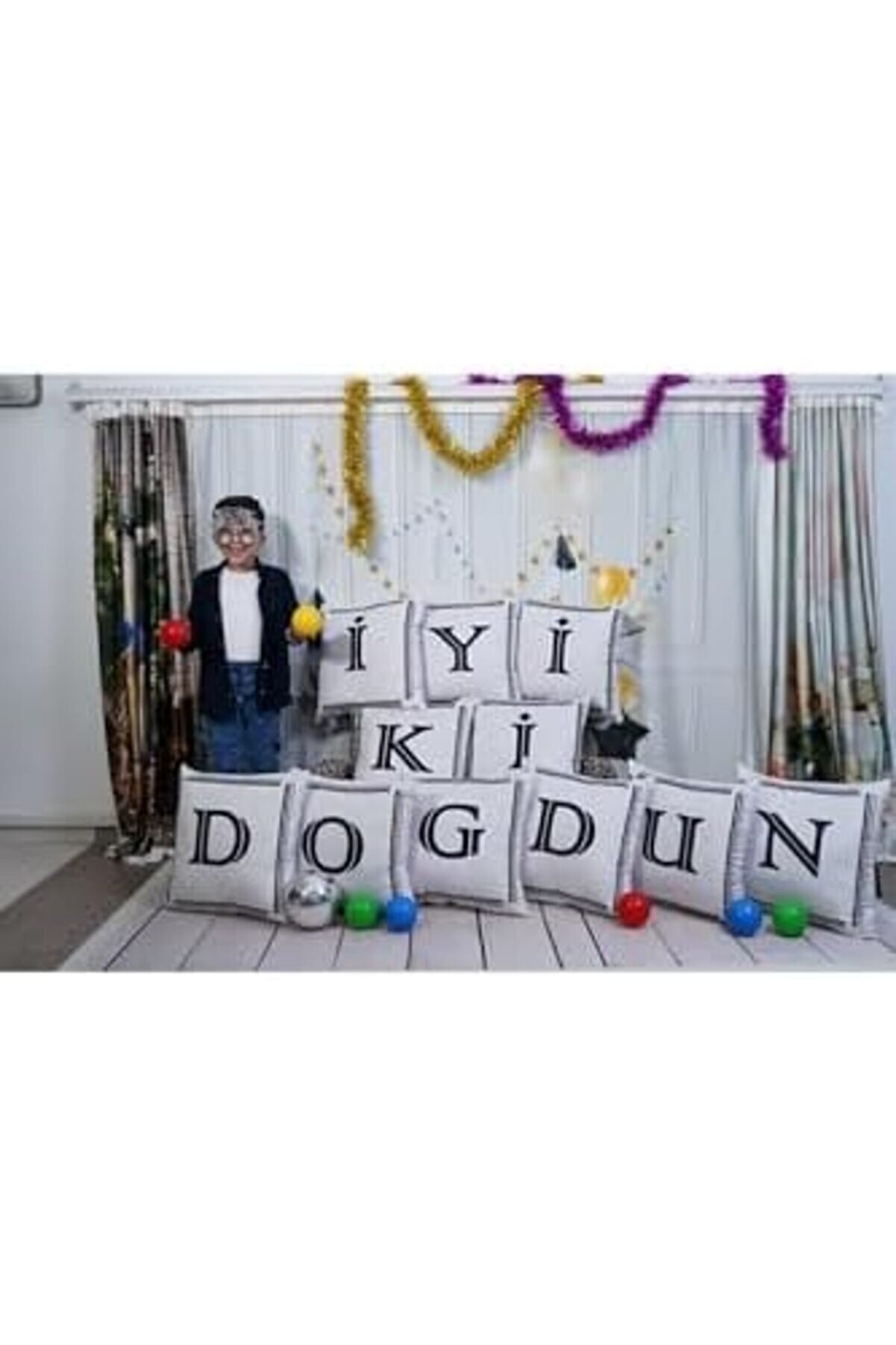 Harfli̇ Kırlent Kılıfı Kadi̇fe 43X43 Cm Çi̇ft Taraflı K Harfi̇ Kedi̇ Desenli̇ Evli̇li̇k Tekli̇fi̇ Doğum Günü