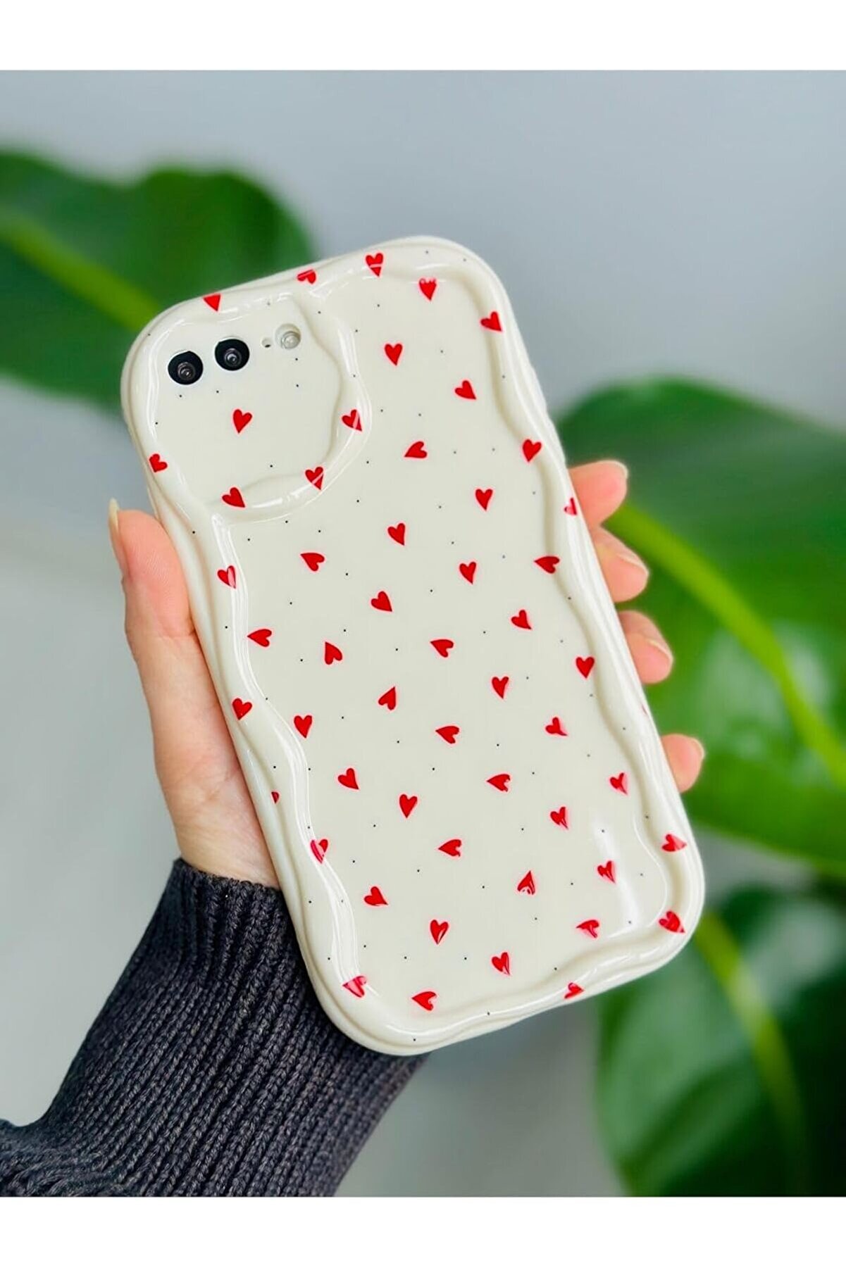 STOREMAX Aksesuar 7 Ve 8 ile Uyumlu Kırmızı Kalpler Baskılı Lansman Silikon Kılıf 1014773