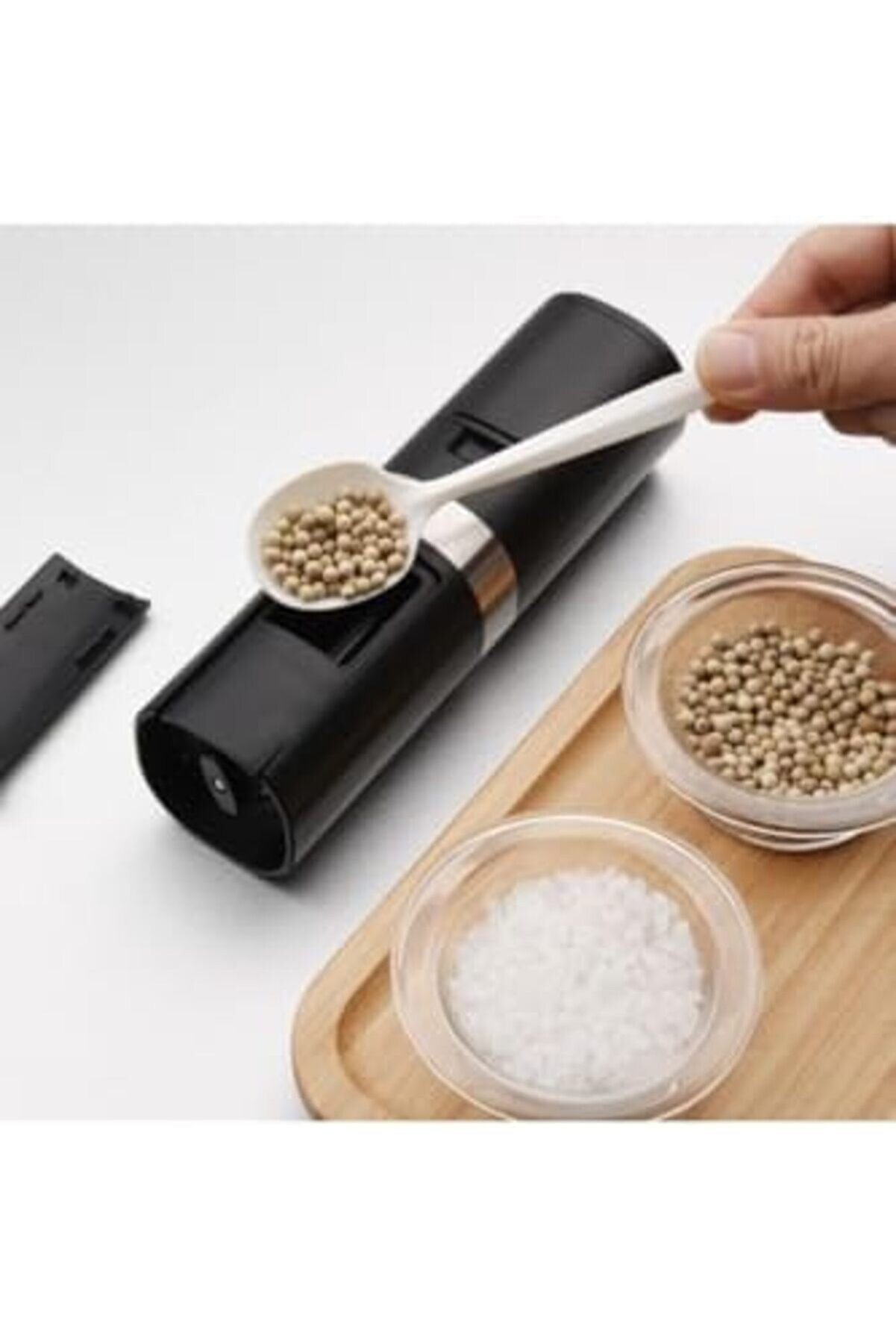 Elegance Be-2220 2 Li̇ Pi̇lli̇ Led Işıklı Otomati̇k Tuz Ve Karabi̇ber Öğütücü Deği̇rmeni̇ 1014773