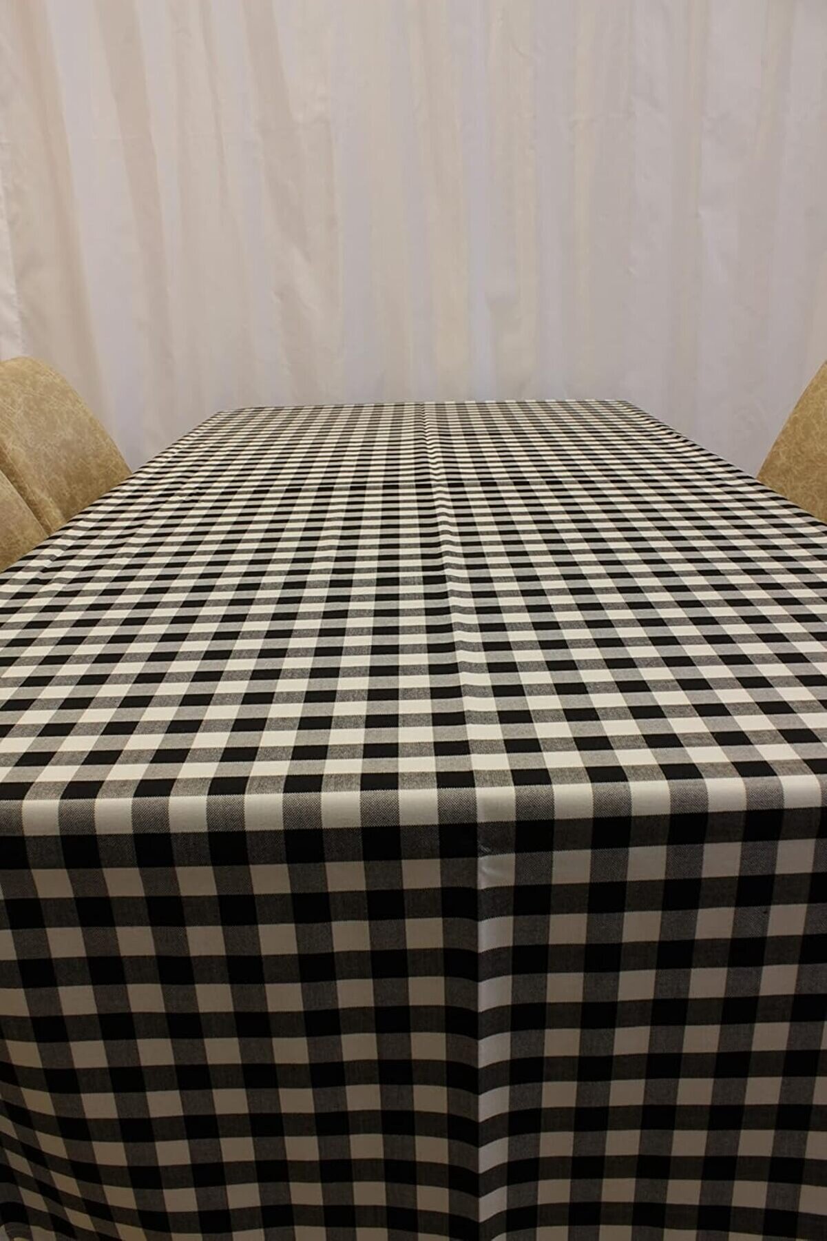 STOREMAX Beyaz Renk Kare Desenli Full Akrilik Dokuma Masa Örtüsü 150x220 cm 1014773