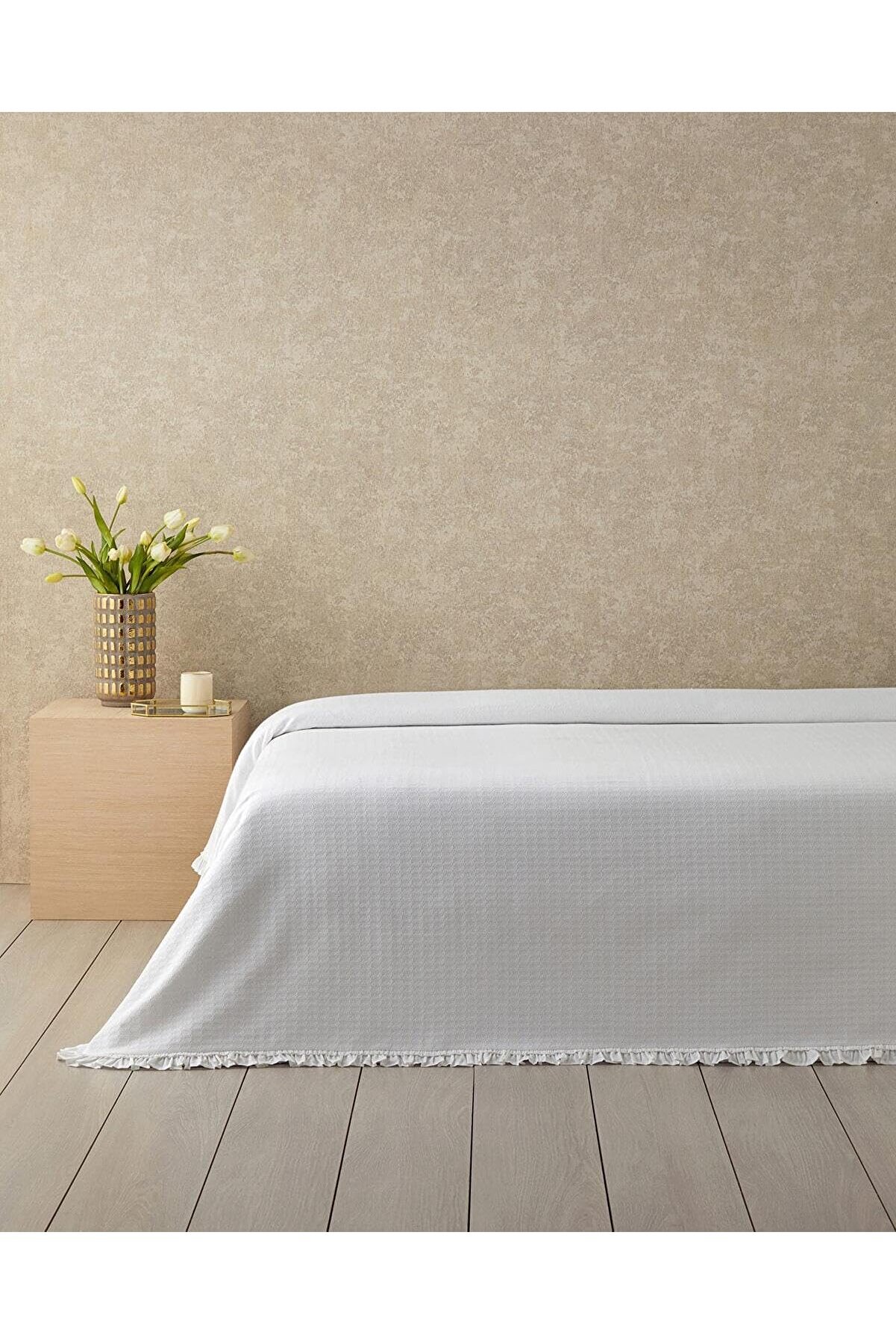 STOREMAX Lenora Pamuklu Fırfırlı Çift Kişilik Pike Beyaz 1014773