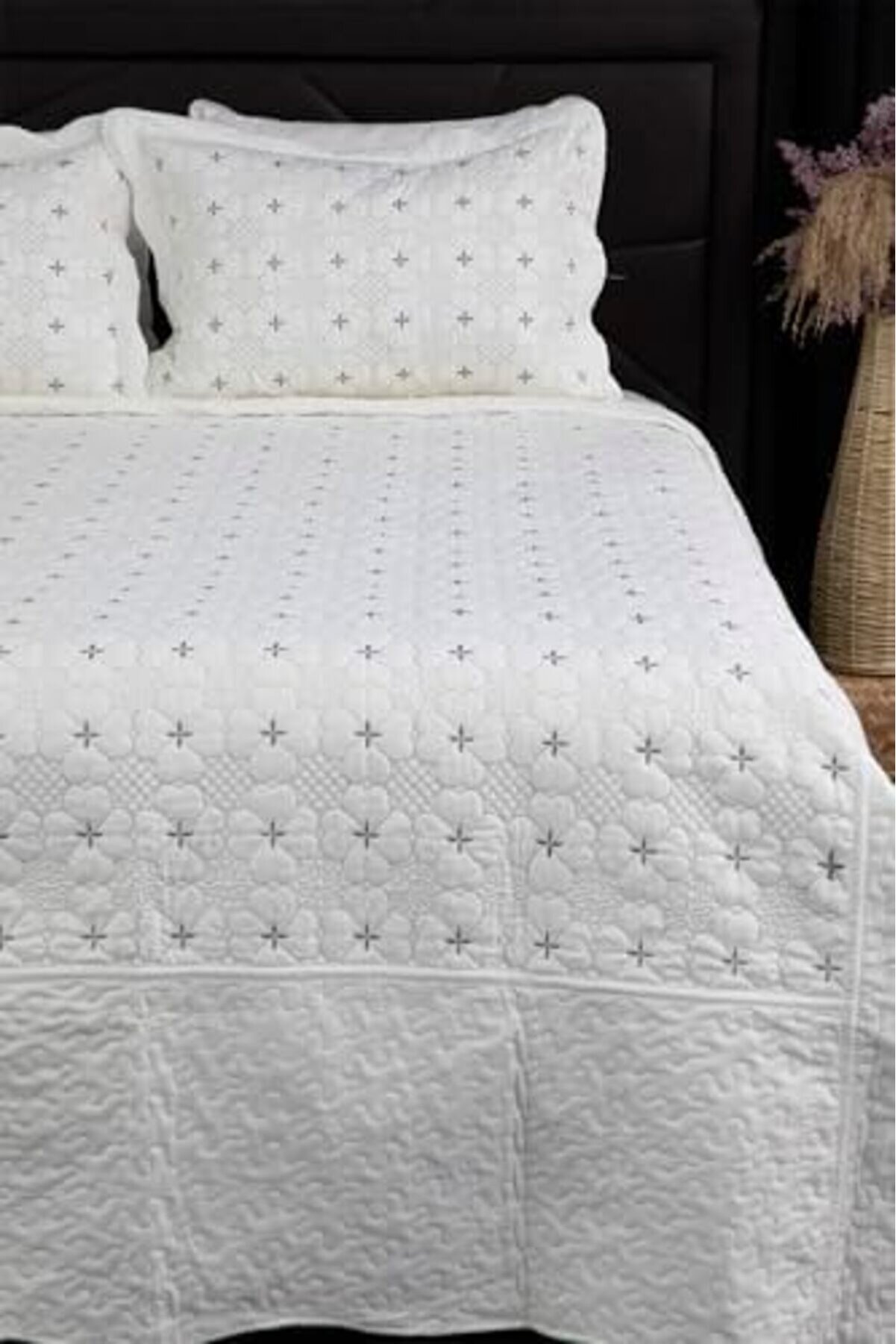 Nakışlı Kapi̇tone Çi̇ft Ki̇şi̇li̇k Yatak Örtüsü - Gümüş 1014773