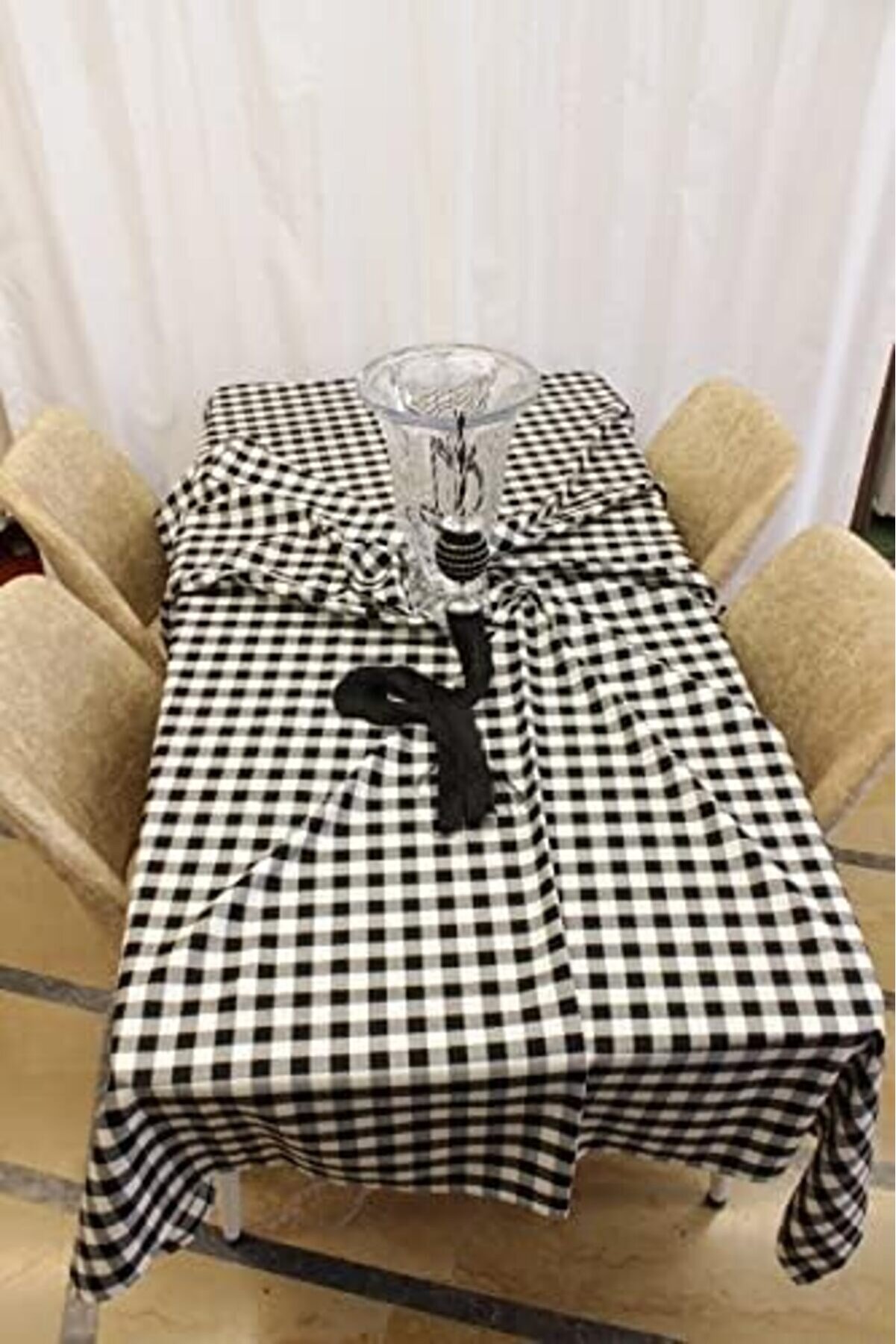 Beyaz Renk Kare Desenli̇ Full Akri̇li̇k Dokuma Masa Örtüsü 150X220 Cm 1014773