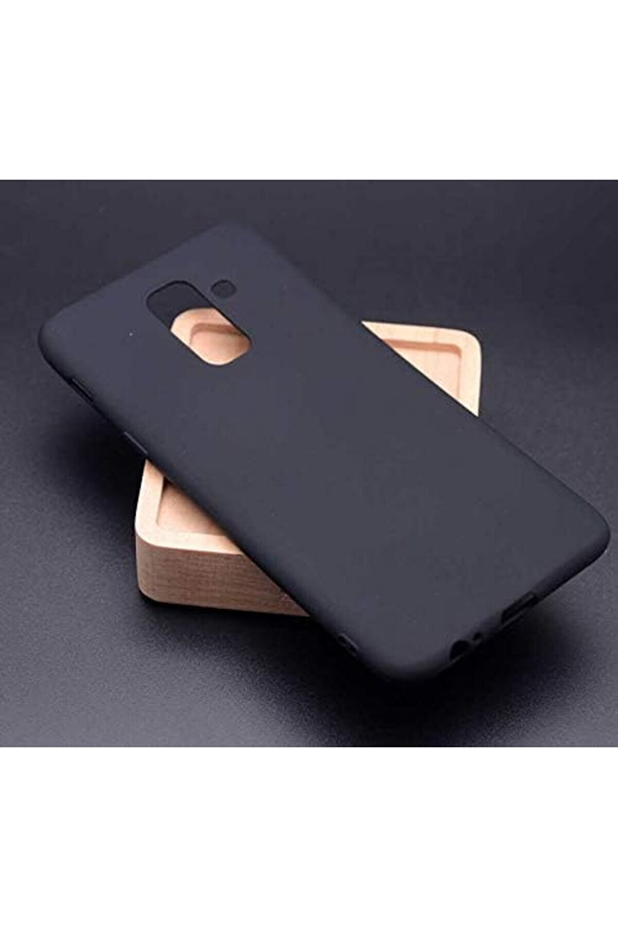 STOREMAX A6 2018 Uyumlu Sert Rubber Silikon Kılıf (Siyah) 1014773