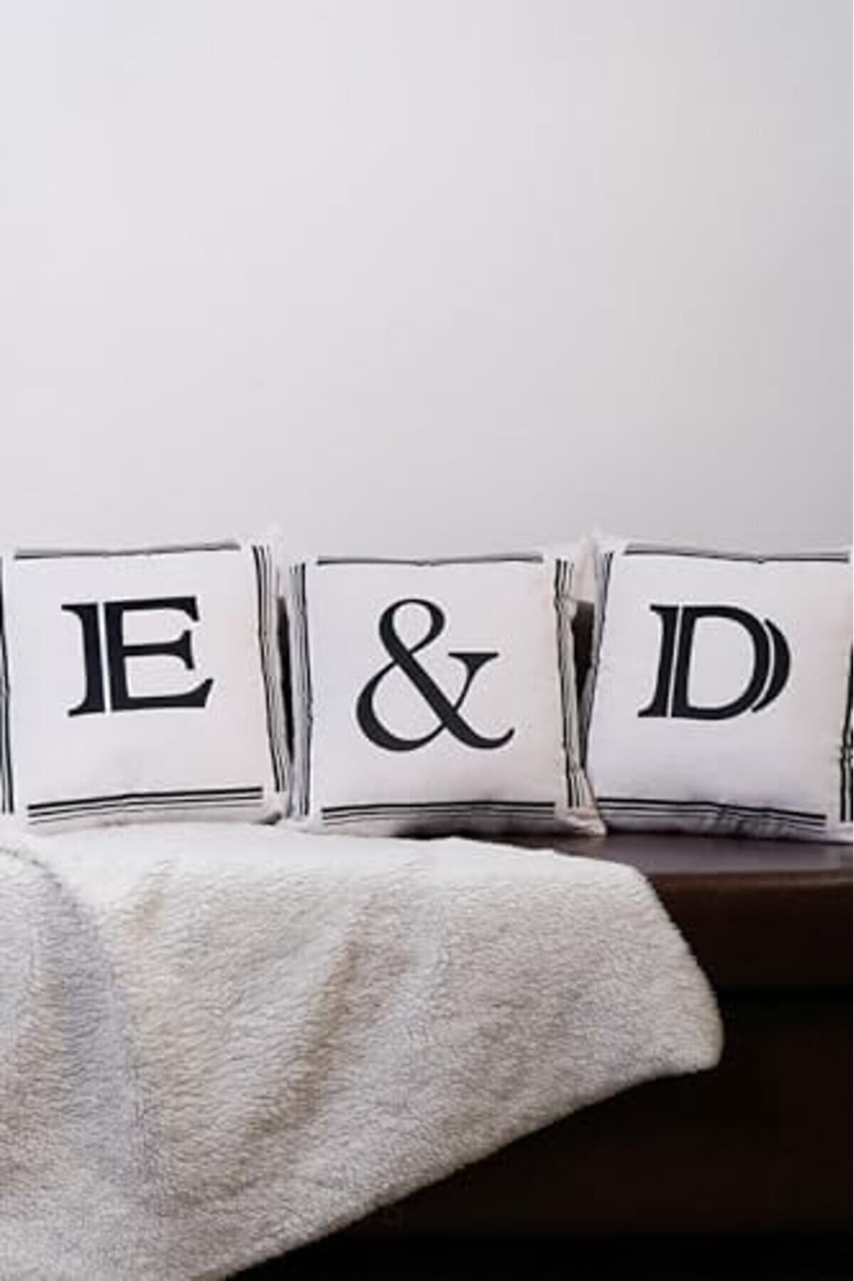 Pltnstoreshop Harfli̇ Kırlent Kılıfı Kadi̇fe 43X43 Cm &Ccedil;i̇ft Taraflı Ile Ve Sembol&uuml; Kedi̇ Desenli̇ Evli̇li̇k