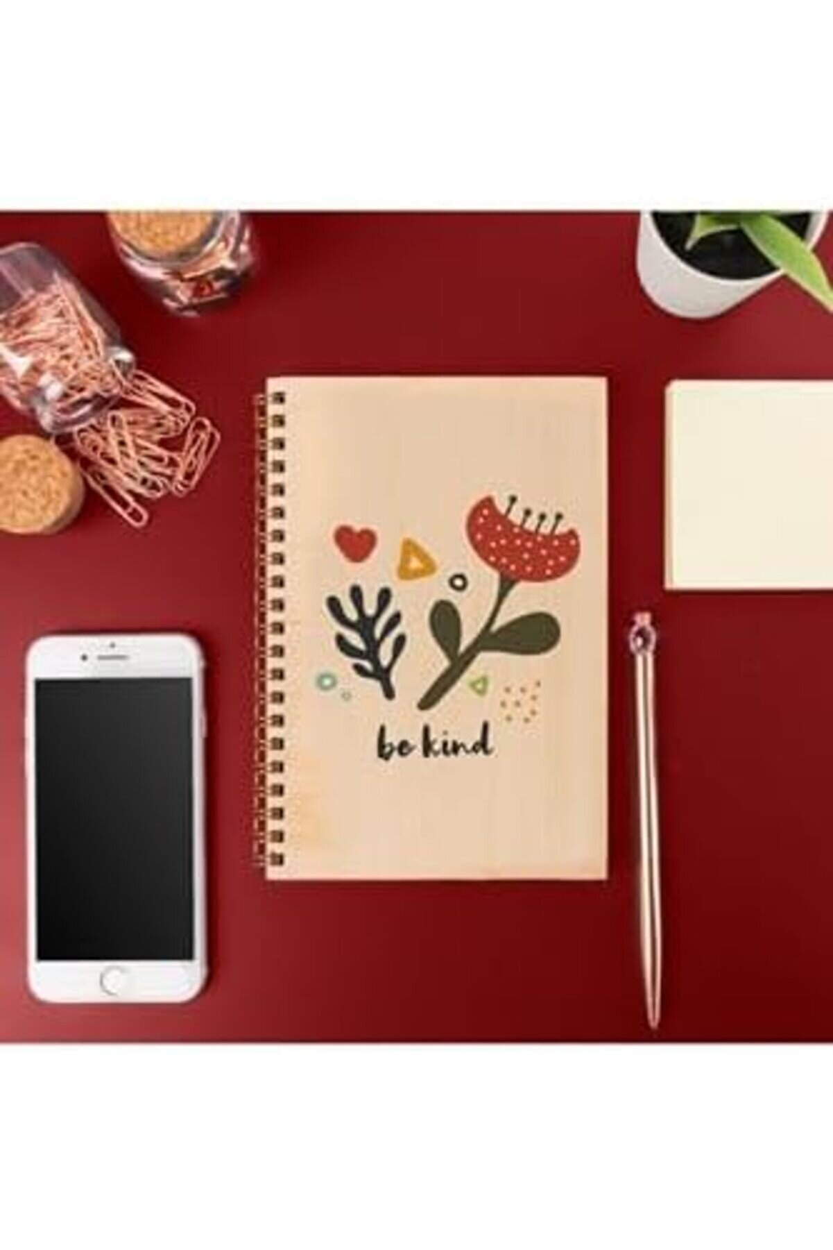 Modashi̇ne Be Ki̇nd Çi̇çek Tasarımlı 8 Cm X 12 Cm Ölçüleri̇nde Çi̇zgi̇si̇z 48 Yaprak Ahşap Kapaklı Defter M