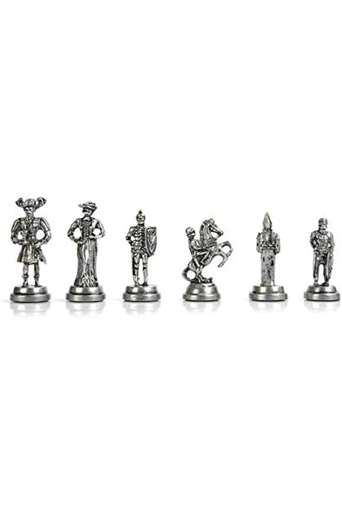 Orta Boy Metal İspanyol Satranç Takımı Ve Desenli̇ Sandıklı Mdf Tahtası (36X36X6 Cm.)