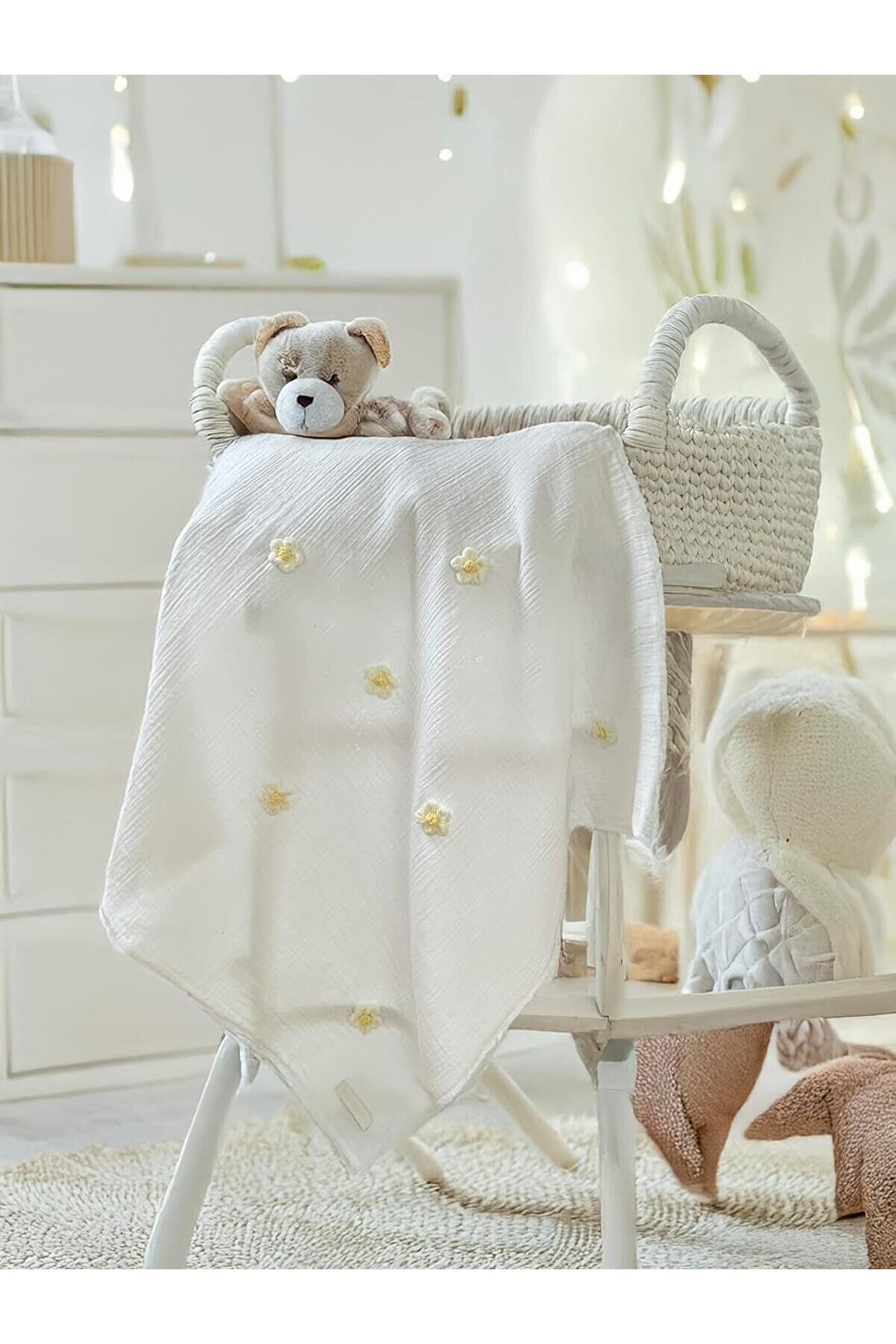 STOREMAX and İşlemeli Dokusu Pamuk Müslin Bebek Battaniyesi 75x75 cm (Beyaz) 1014773