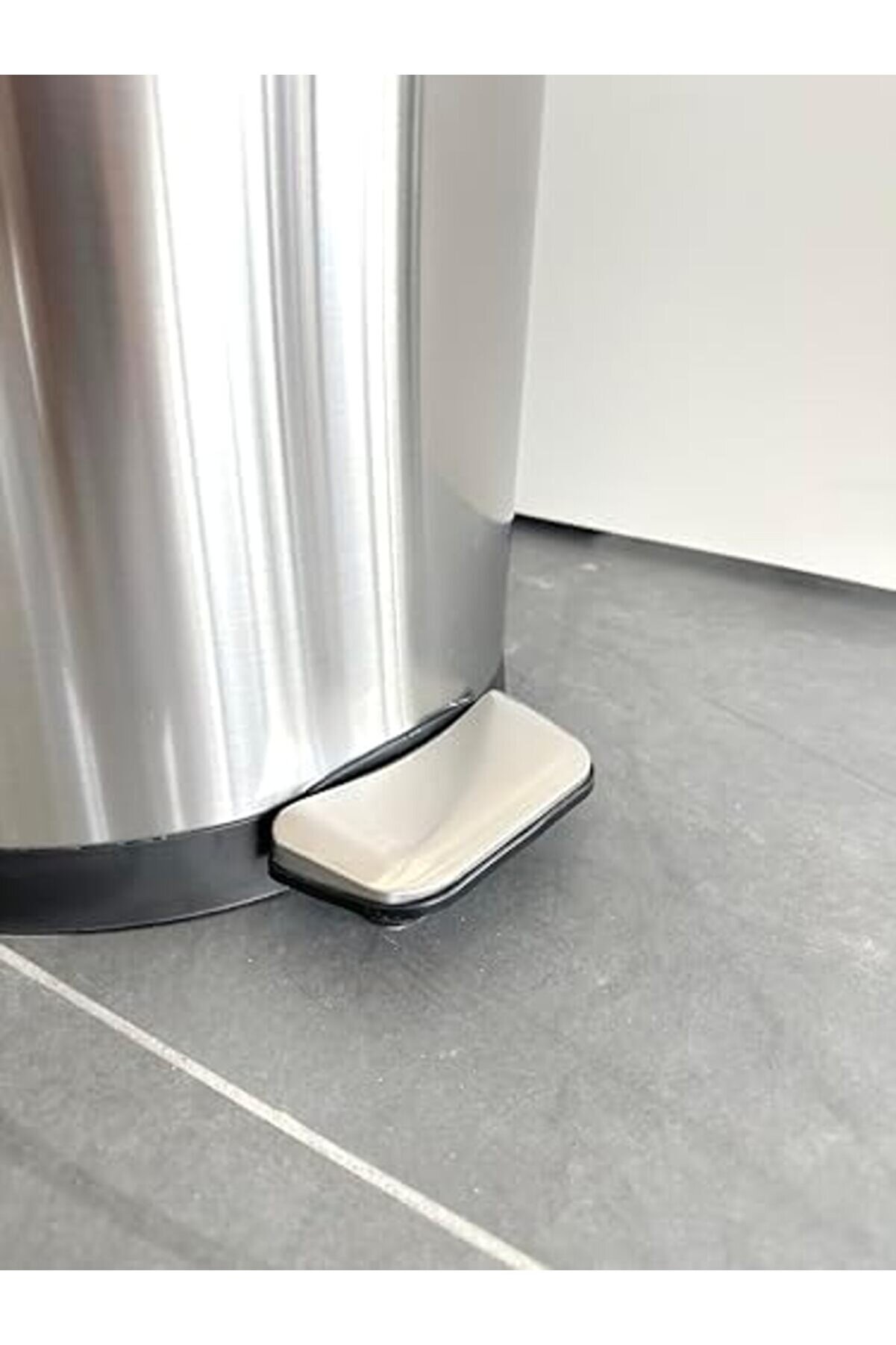 Me903006 Kapaklı Çeli̇k Çöp Kovası 30Lt Fırçalı, Si̇yah 1014773