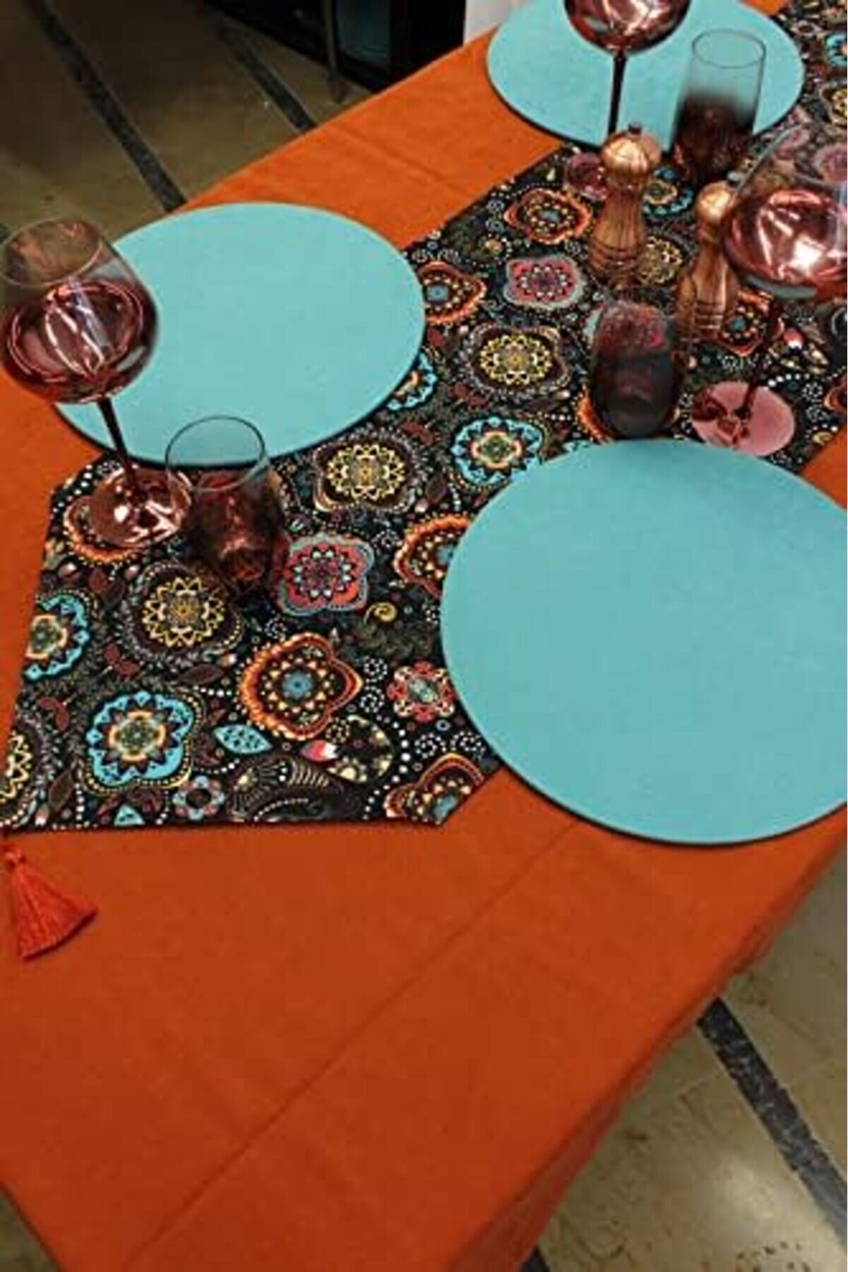 Renk Karışık Moti̇f Desenli̇ Si̇yah Arka Plan Baskılı Runner Servi̇s 40X150 Cm 1014773