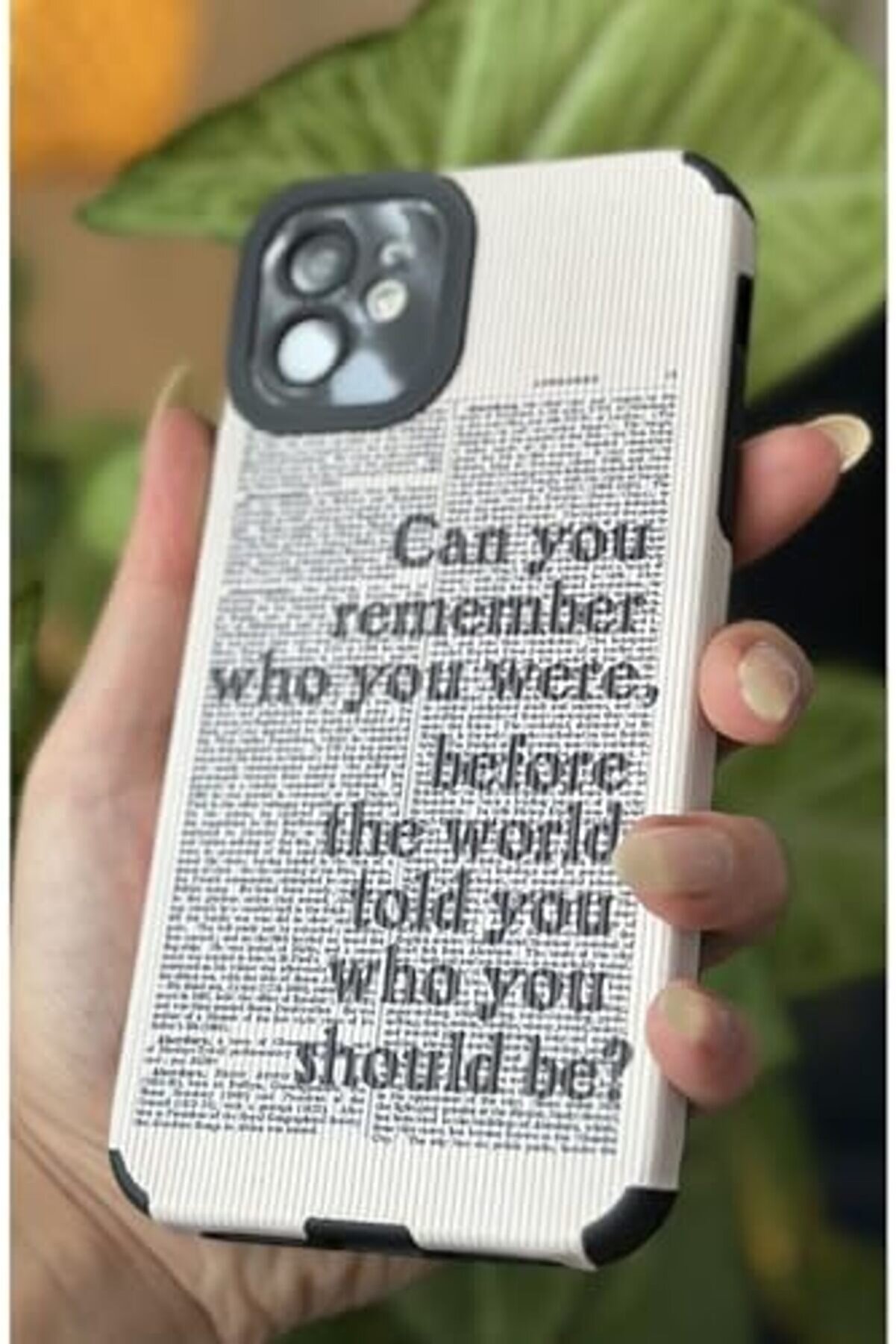 Aksesuar 11 İle Uyumlu Kaplama Gazete Tasarımlı Yumuşak Si̇li̇kon Kamera Korumalı Kılıf 1014773