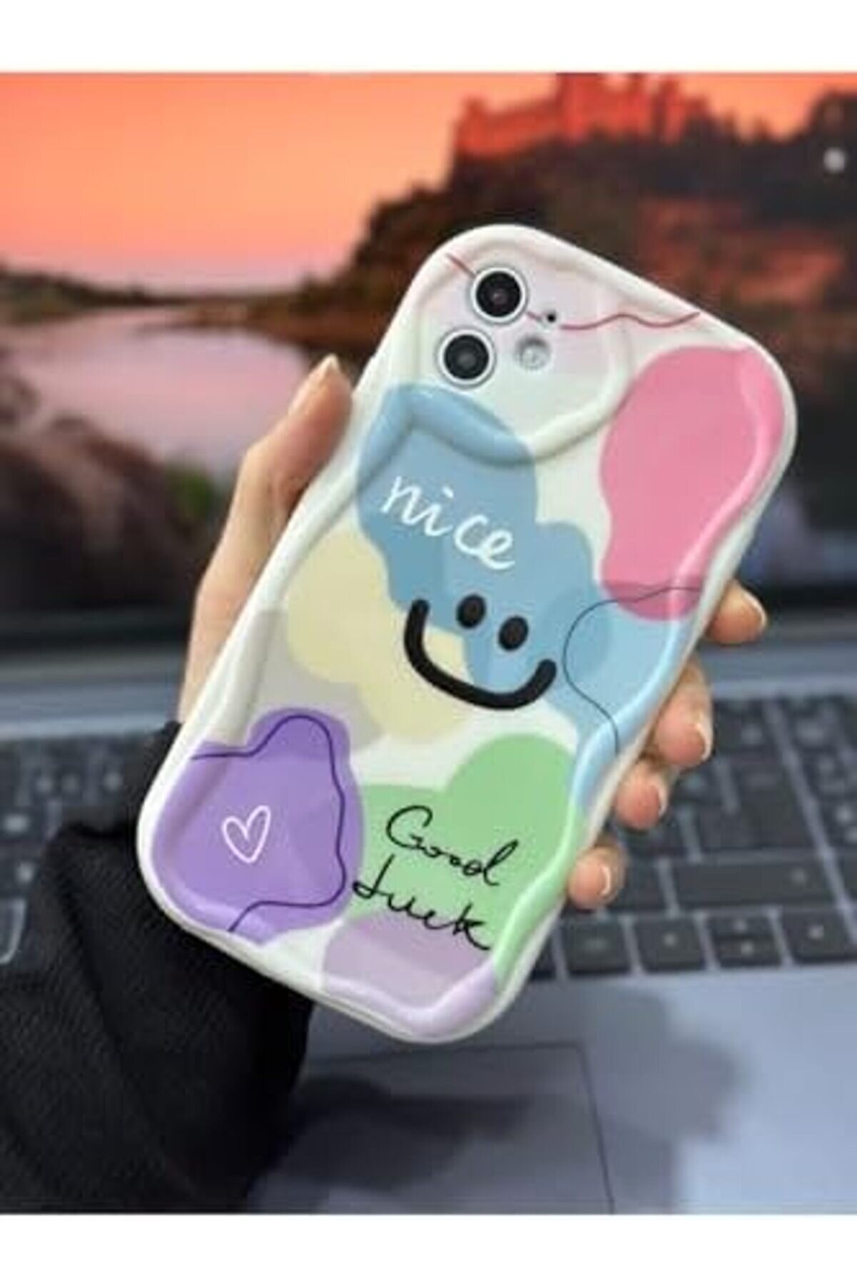 Aksesuar 11 İle Uyumlu Darbe Önleyi̇ci̇ Smi̇le Baskılı Si̇li̇kon Kılıf 1014773