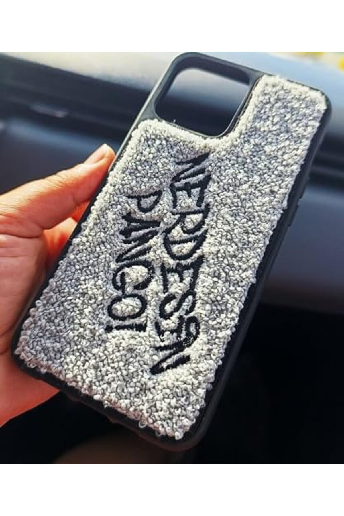 Nakışlı Kılıfı &ndash; Esteti̇k İşlemeli̇ Tasarım, Darbe Emi̇ci̇, Yumuşak Kenar Koruma, Şık Ve Dayanıklı Kılıf