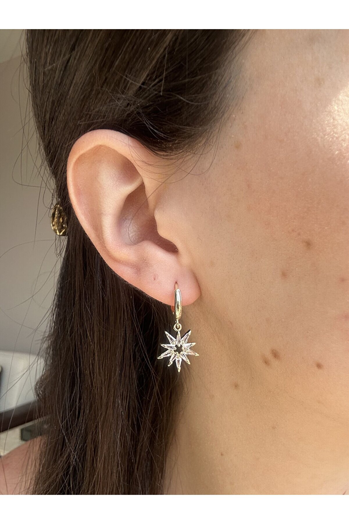 Ateli̇er Emi̇ne Işıltılı Yaz Güneşi̇ Küpe