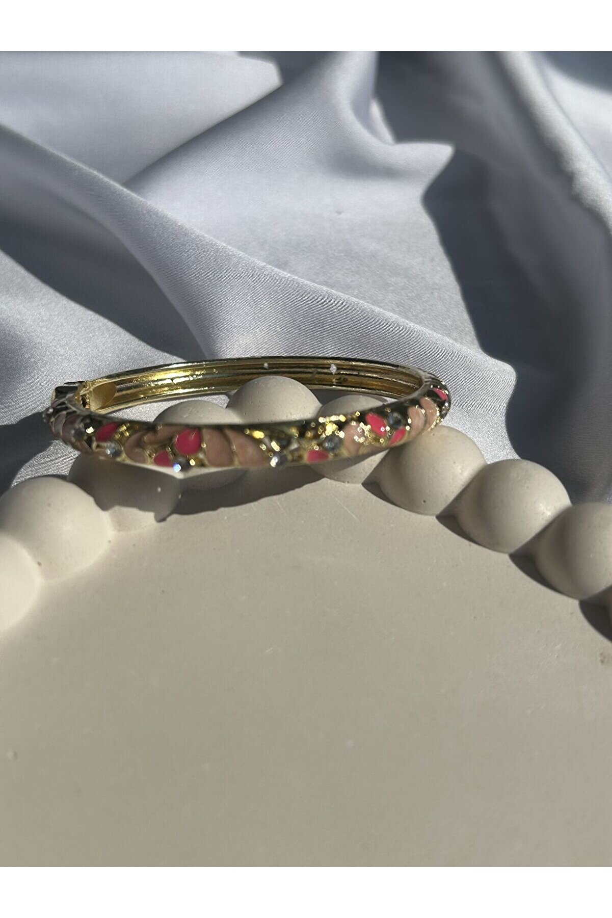 Ateli̇er Emi̇ne Nar Çi̇çeği̇ Mi̇neli̇ Kelepçe Bi̇lekli̇k