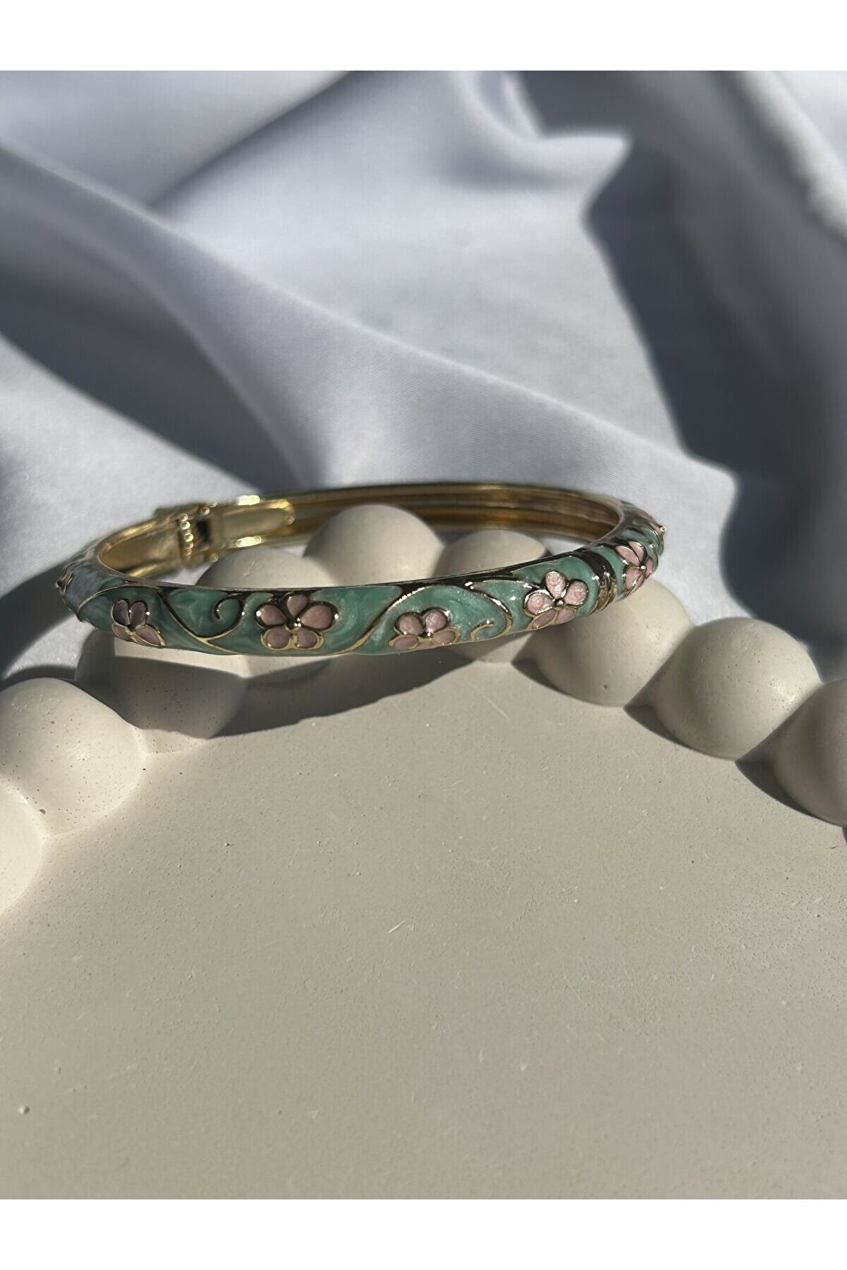 Ateli̇er Emi̇ne Su Yeşi̇li̇ Mi̇neli̇ Kelepçe Bi̇lekli̇k