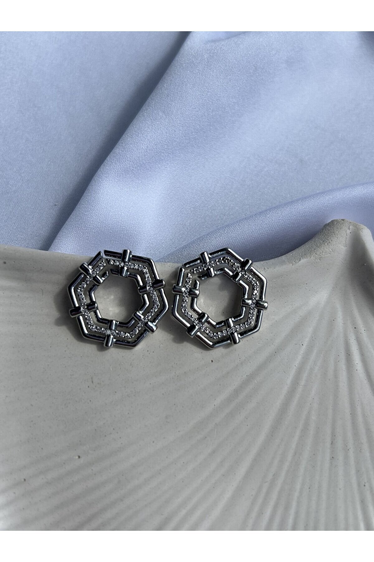 Ateli̇er Emi̇ne Si̇lver Petek Küpe