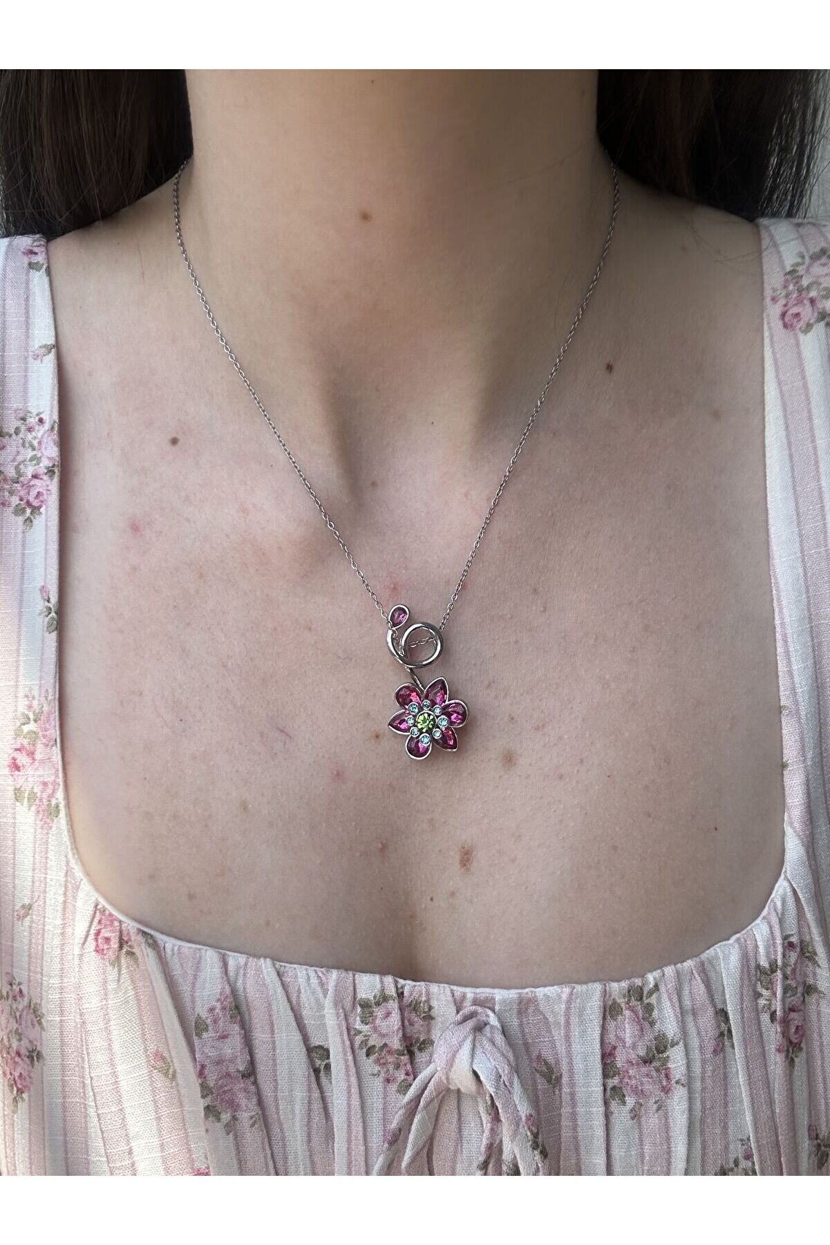 Ateli̇er Emi̇ne Pembe Idylli̇a Kolye