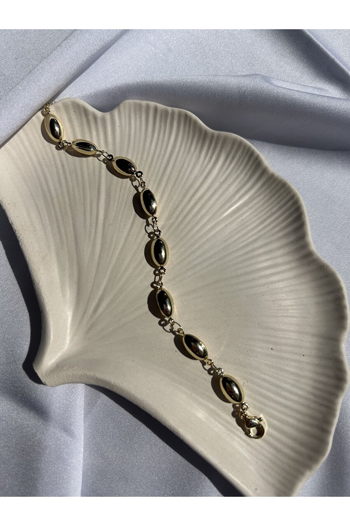 Ateli̇er Emi̇ne Gold Dori̇ka Bi̇lekli̇k