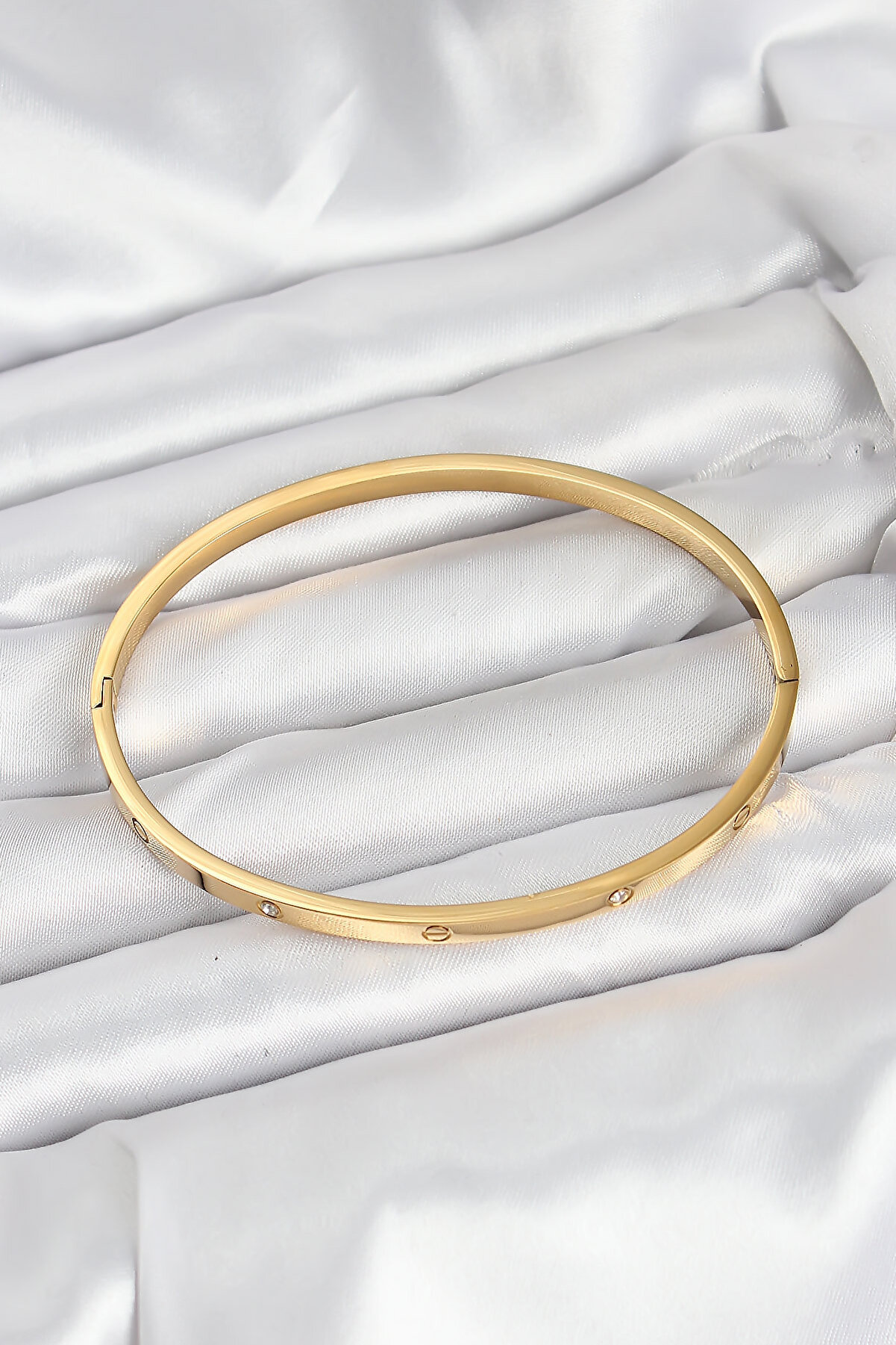 316L Çeli̇k Gold Renk Zi̇rkon Taşlı 65 Mm İnce Kadın Kelepçe Bi̇lekli̇k