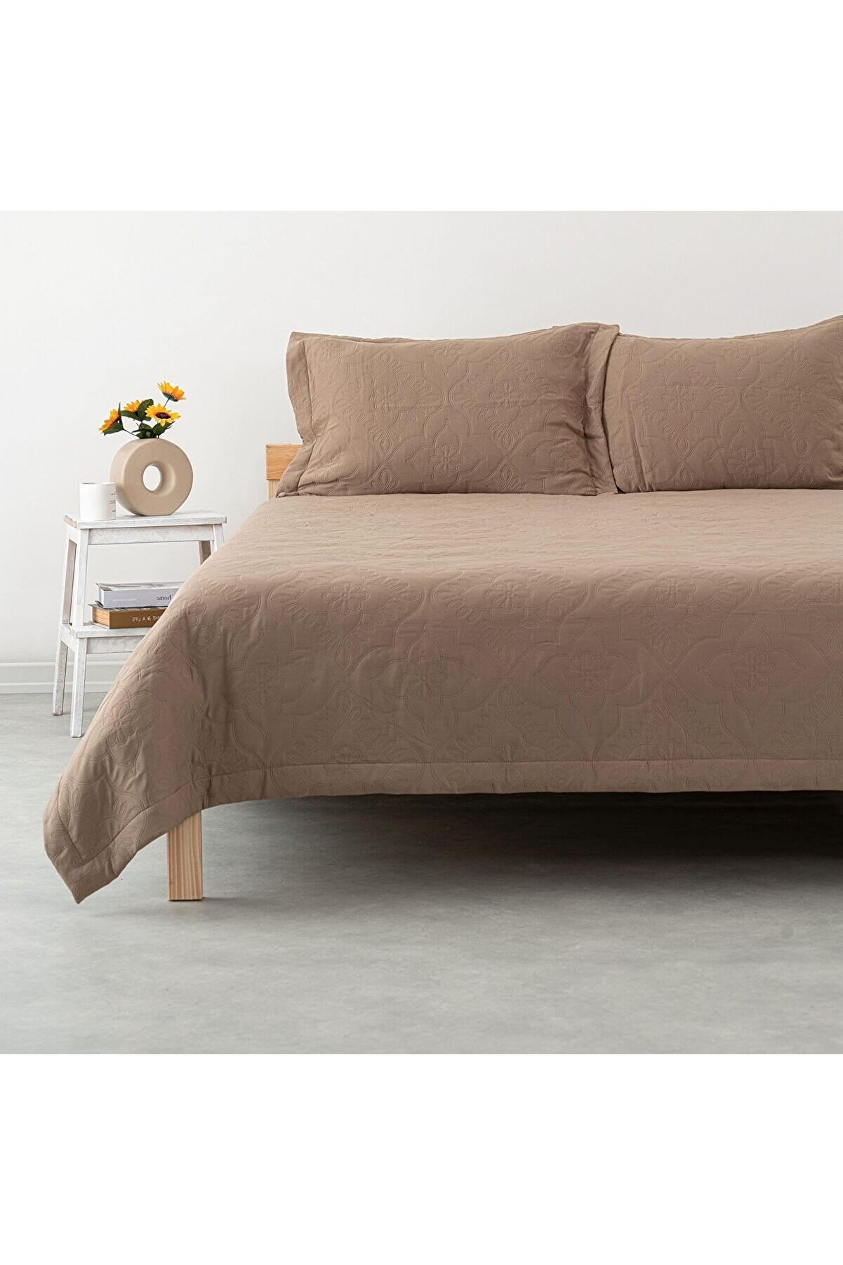 | | &Ccedil;i̇ft Ki̇şi̇li̇k Premi̇um Yatak &Ouml;rt&uuml;s&uuml; Seti̇ 1014773