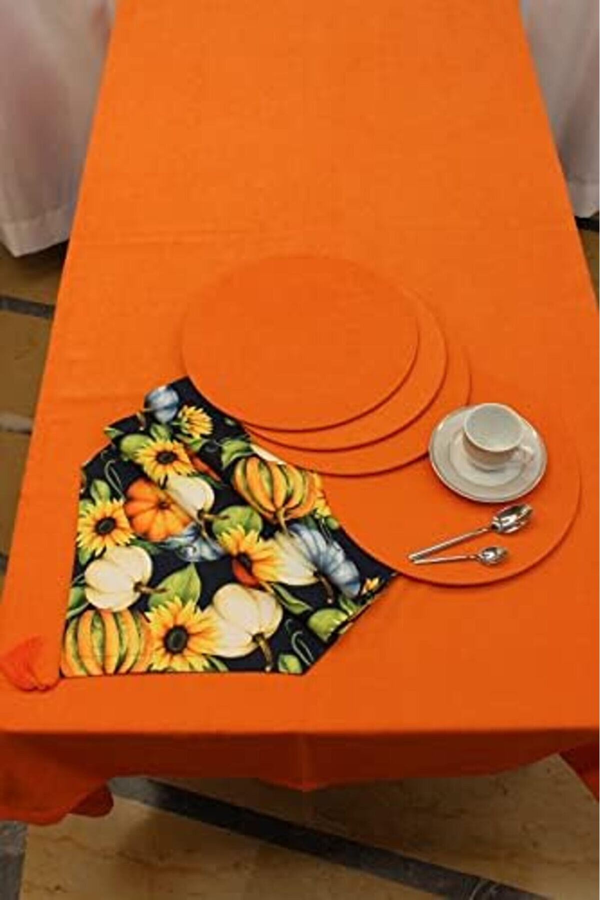 Pltnstoreshop Kabağı Desenli̇ Si̇yah Arka Plan Di̇ji̇tal Baskılı Runner Ameri̇kan Servi̇s 40X150 Cm Pltnst