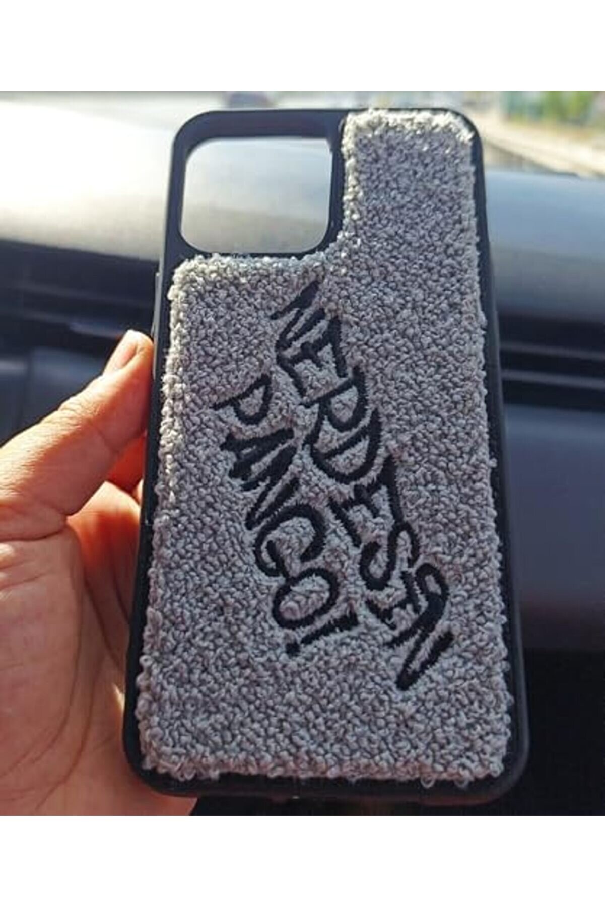 Nakışlı Kılıfı &ndash; Esteti̇k İşlemeli̇ Tasarım, Darbe Emi̇ci̇, Yumuşak Kenar Koruma, Şık Ve Dayanıklı Kılıf