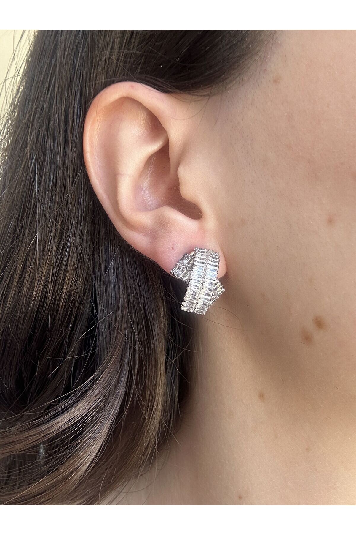 Ateli̇er Emi̇ne Zi̇rkon Taş Çapraz Küpe