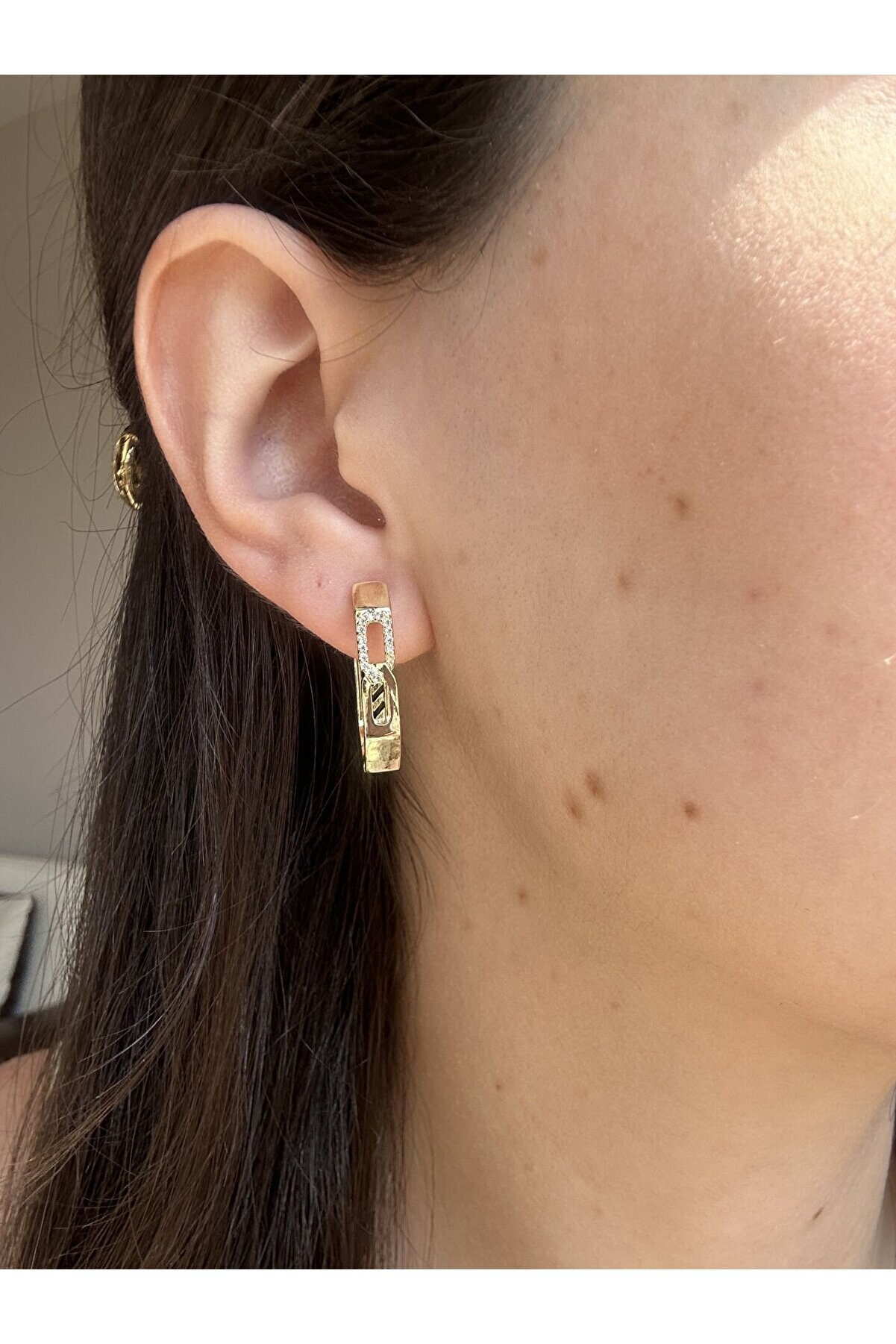 Ateli̇er Emi̇ne Işıltılı Tasarım Form Küpe