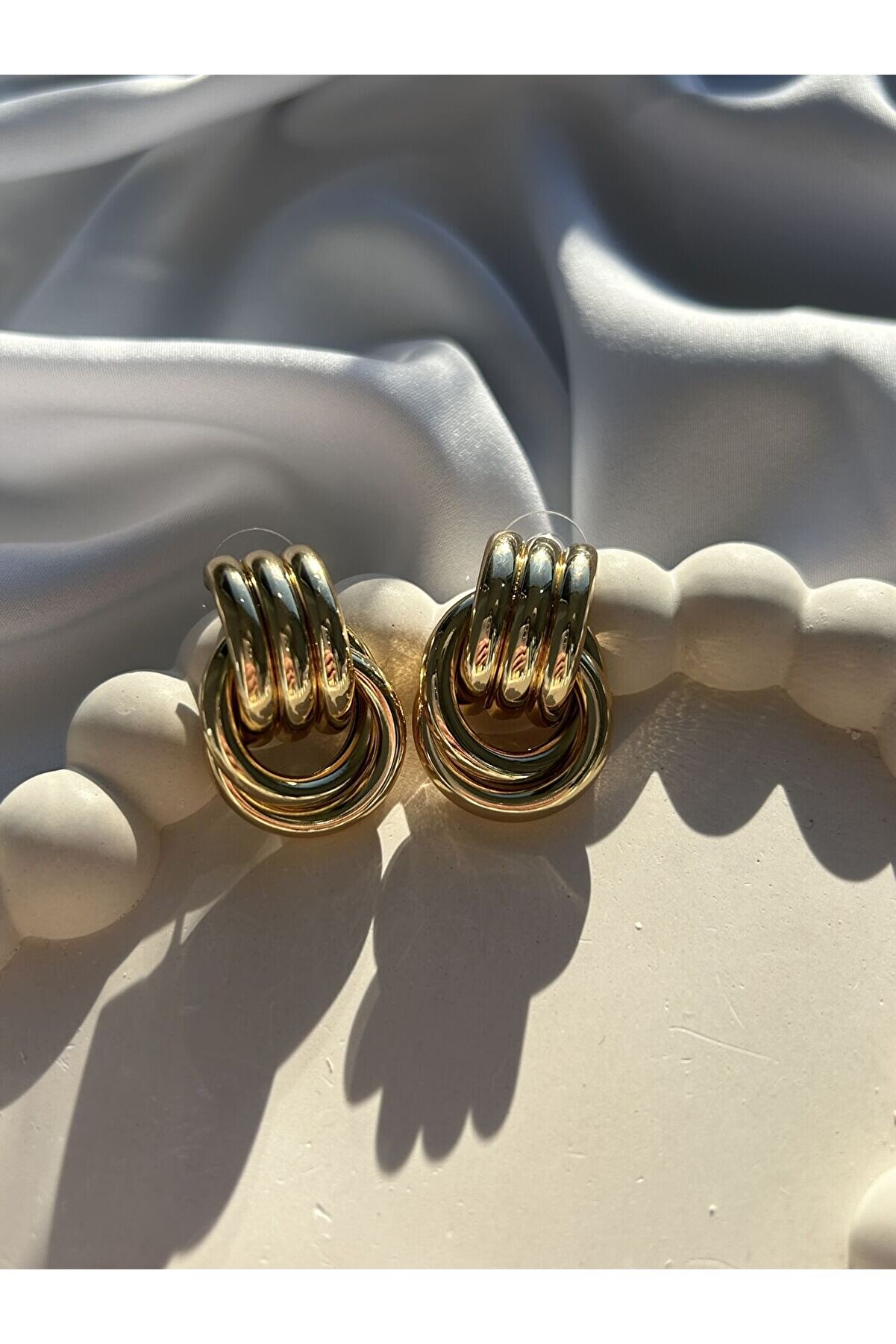 Ateli̇er Emi̇ne Gold Sarmal Küpe