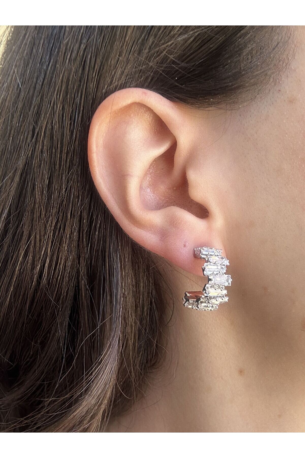 Ateli̇er Emi̇ne Zi̇rkon Baget Halka Küpe