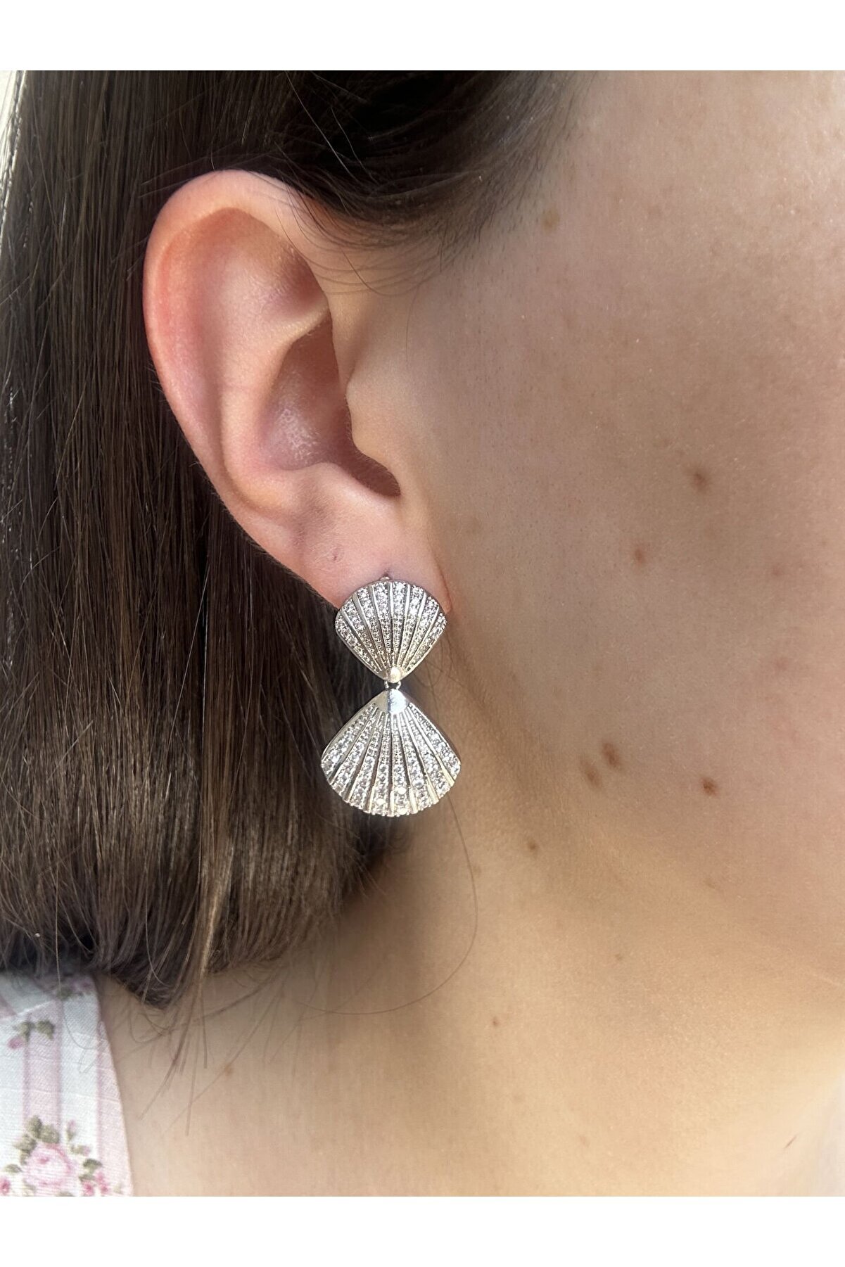 Ateli̇er Emi̇ne Çi̇ft Deni̇z Kabuğu Küpe