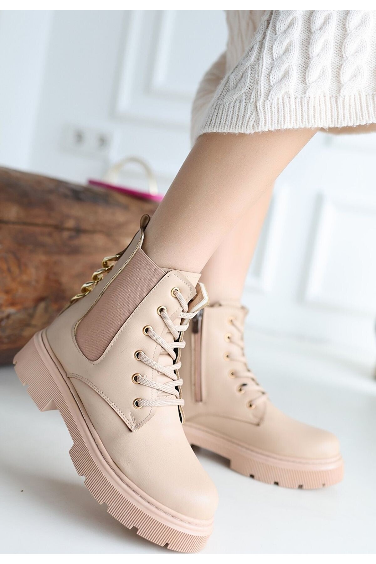 Buti̇k Harte Nude Ci̇lt Bağcıklı Bot