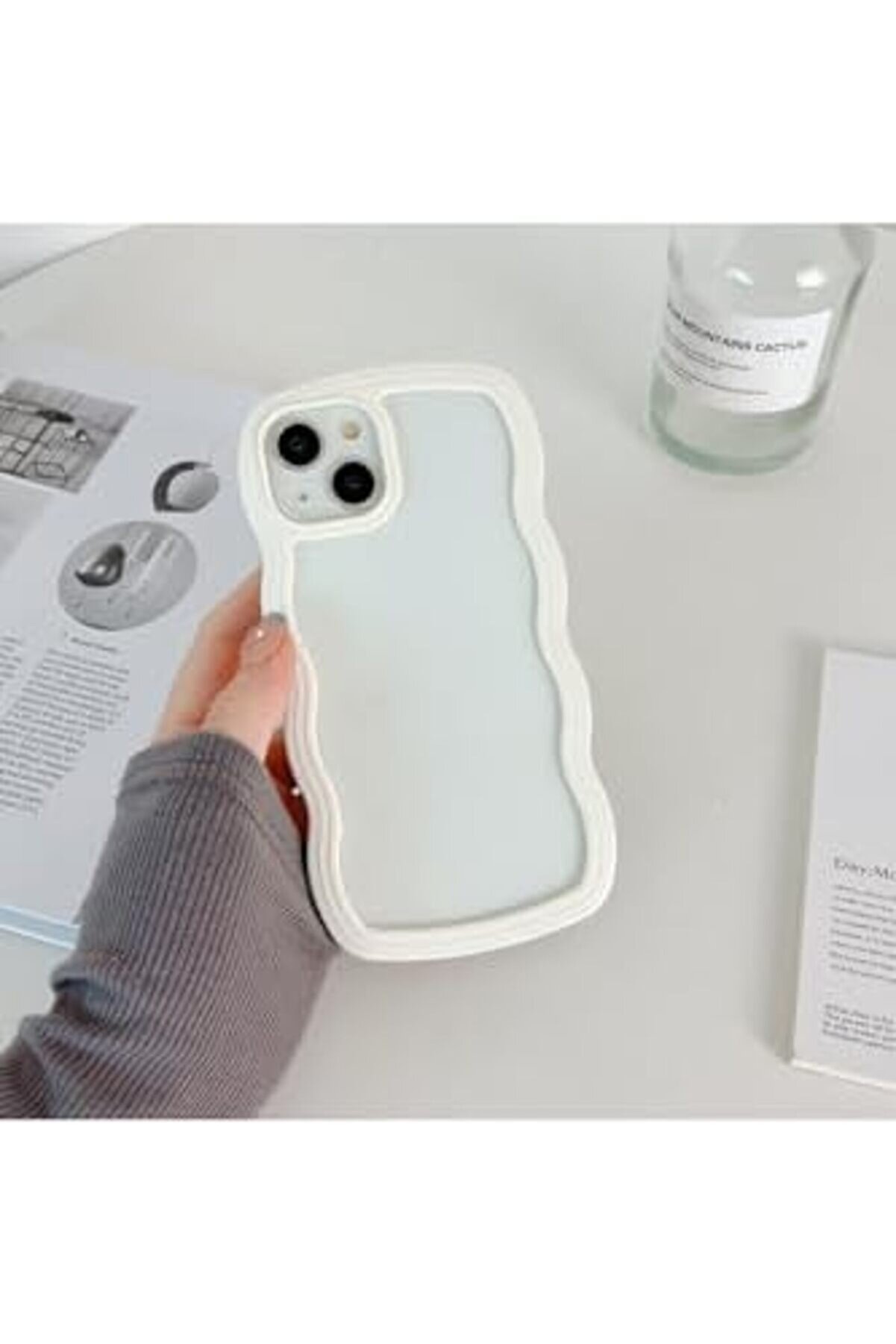 Aksesuar 13 Ve 14 İle Uyumlu Kenarı Renkli̇ Dalgalı Darbe &Ouml;nleyi̇ci̇ Şeffaf Si̇li̇kon Kılıf 1014773